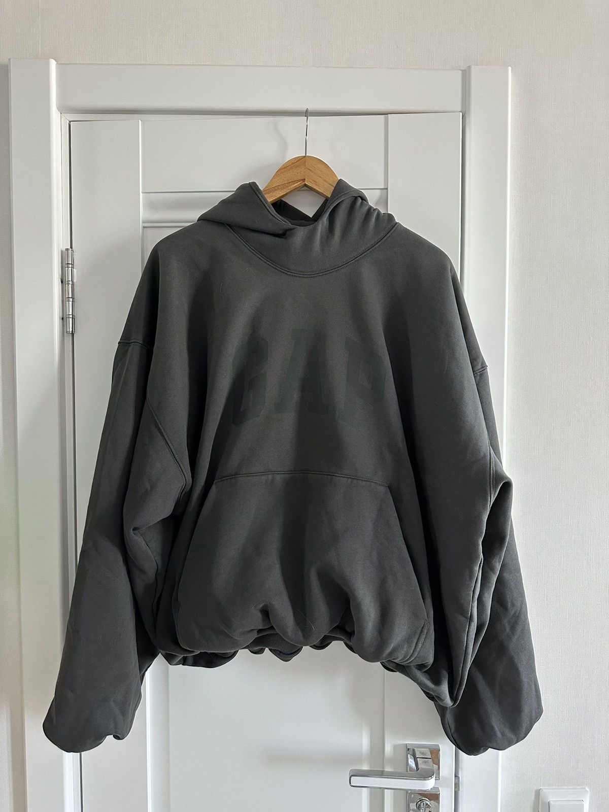 Gap × Kanye West YEEZY x GAP by BALENCIAGA Dove Hoodie Size US XL / EU 56 / 4 - 2 Thumbnail