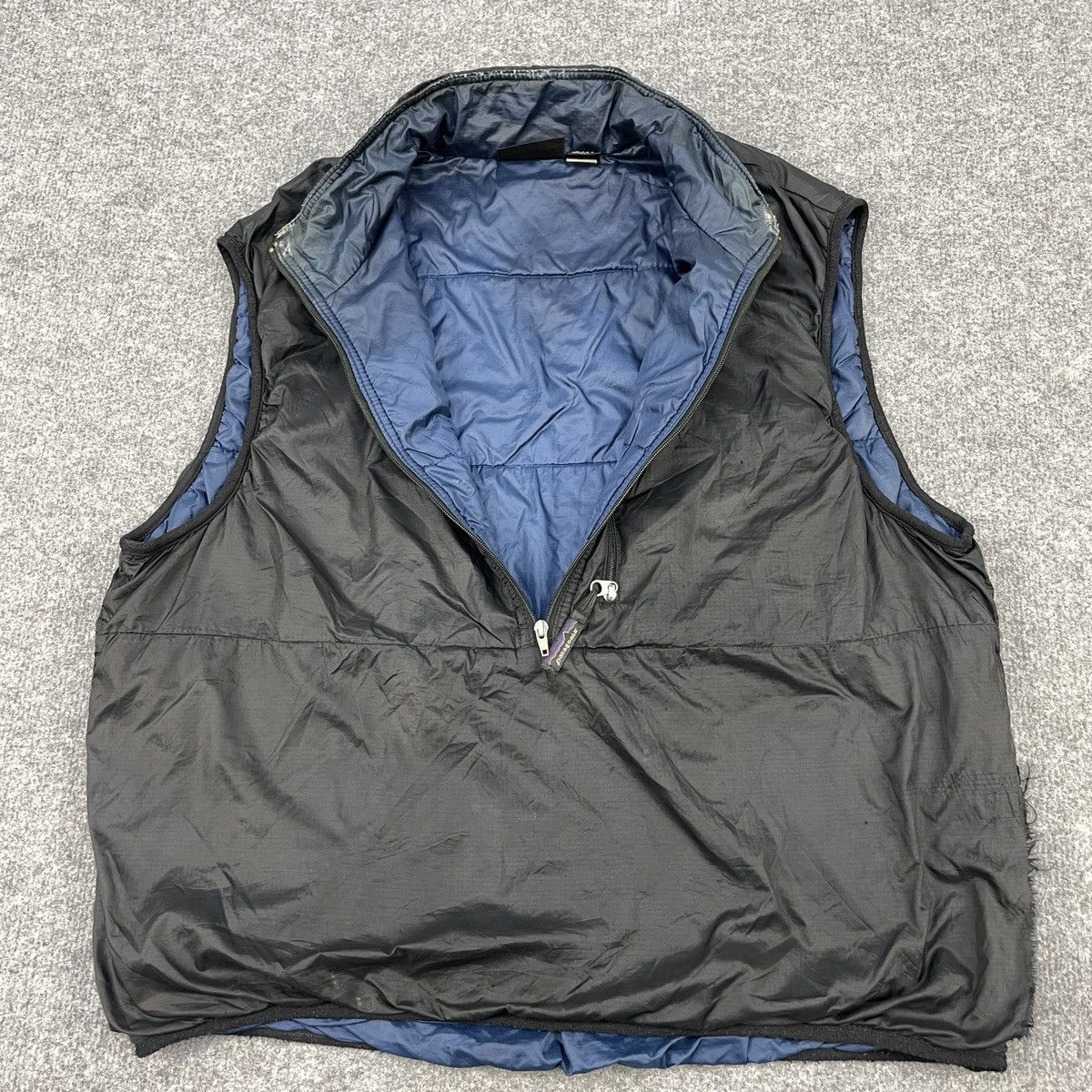 Patagonia × Vintage Vintage 90s Patagonia Half Zipper Distressed Vest Jacket Size US M / EU 48-50 / 2 - 9 Thumbnail