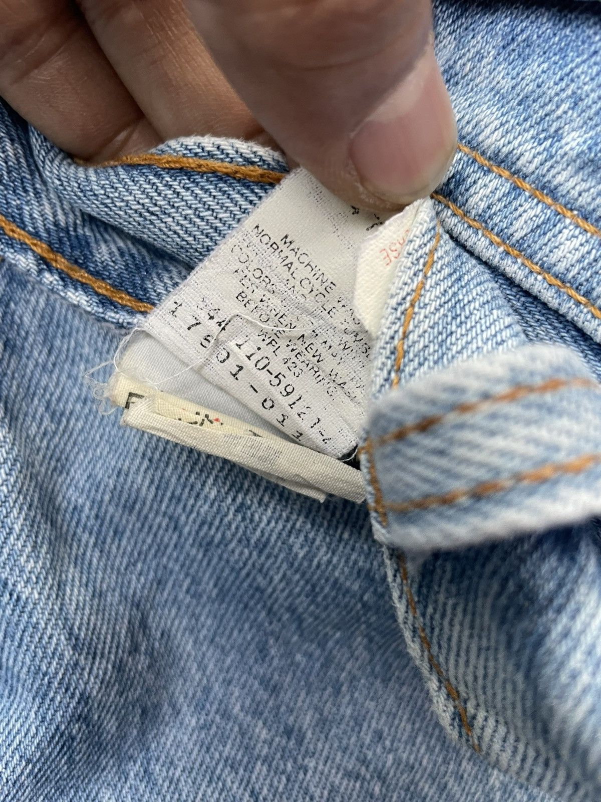 Levi's × Vintage Vintage 1990 Levis 501 e Faded Distresed Size 25" / US 0 / IT 36 - 11 Thumbnail