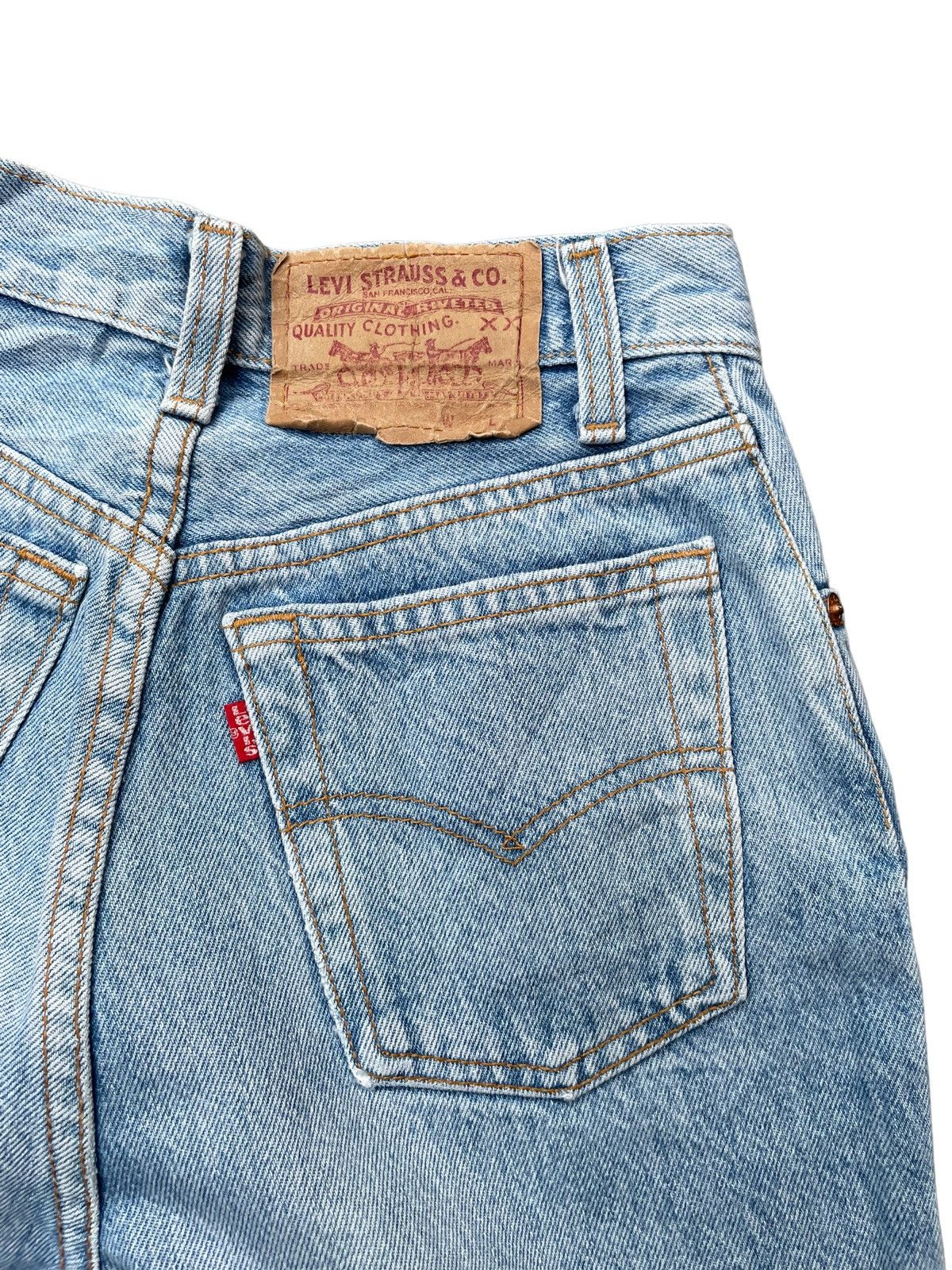Levi's × Vintage Vintage 1990 Levis 501 e Faded Distresed Size 25" / US 0 / IT 36 - 8 Thumbnail