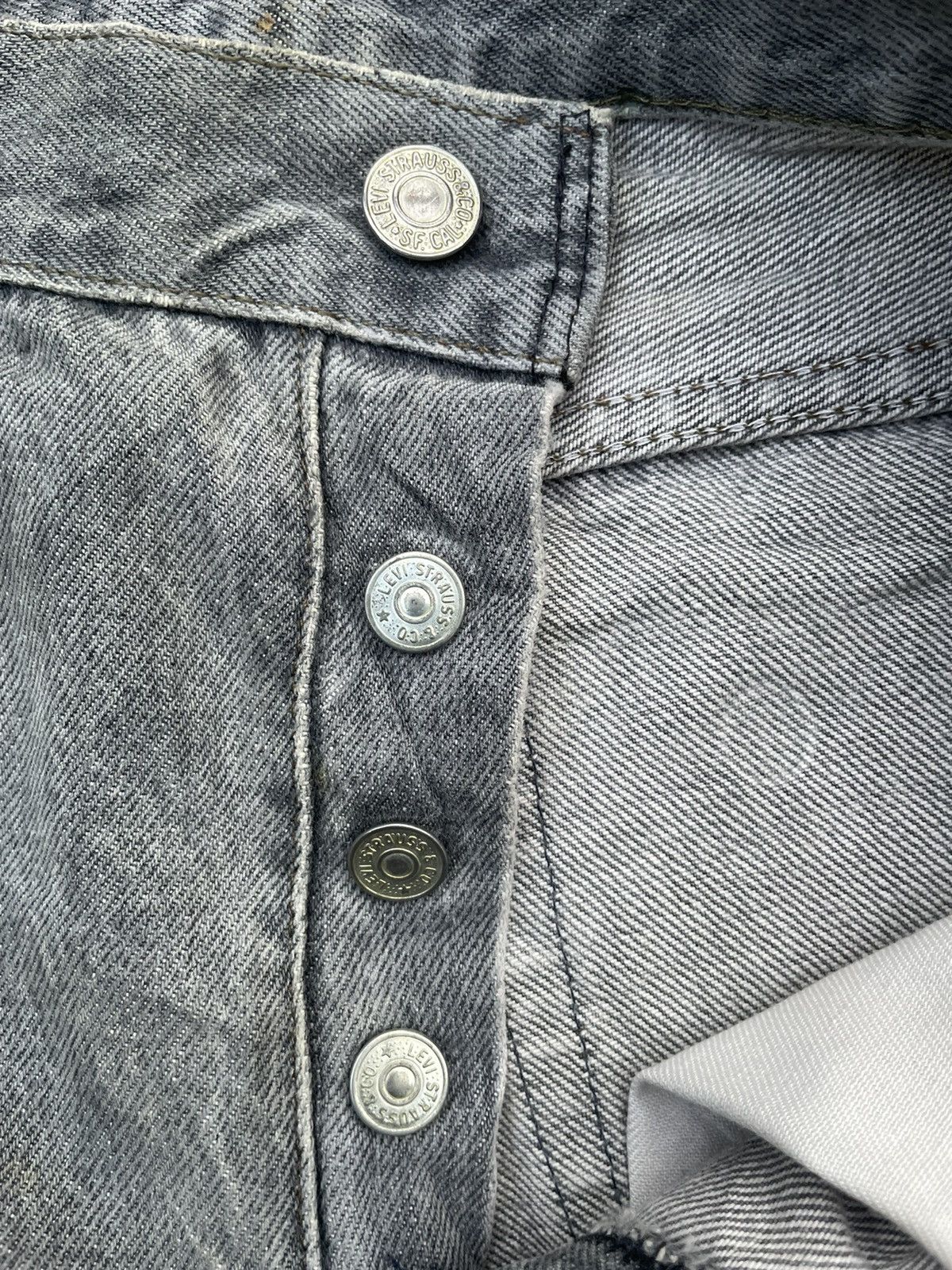 Levi's × Vintage Vintage Levis 701 e Usa Size US 28 / EU 44 - 21 Thumbnail
