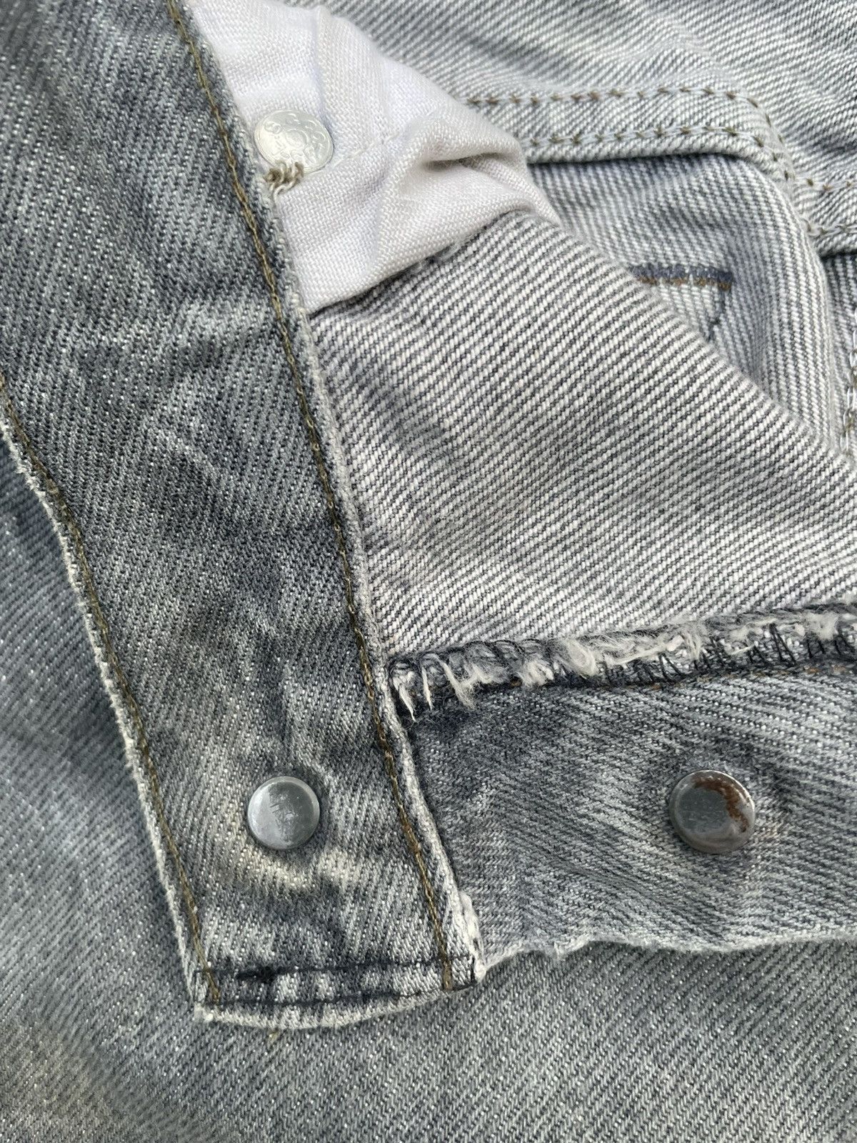 Levi's × Vintage Vintage Levis 701 e Usa Size US 28 / EU 44 - 19 Thumbnail