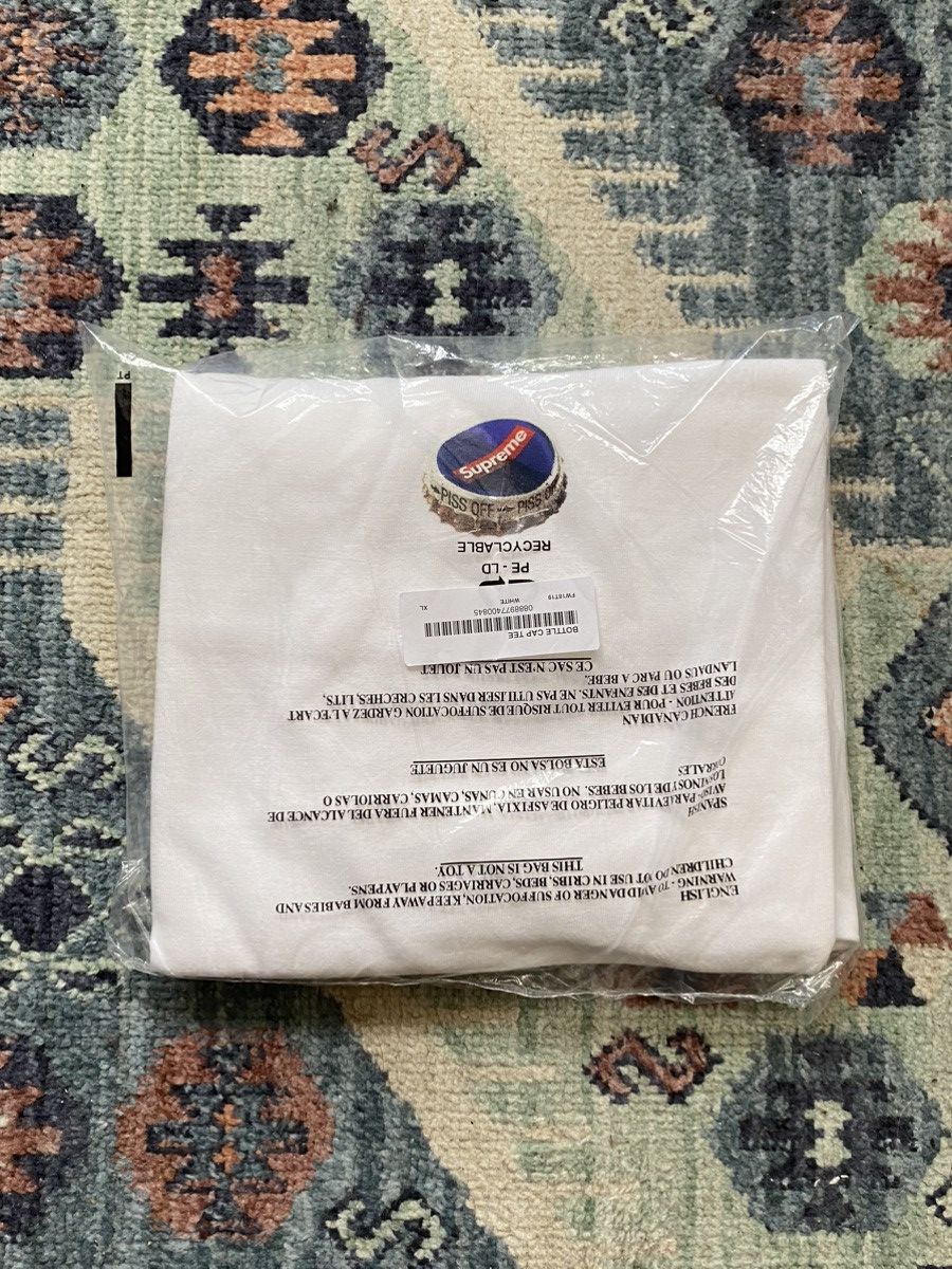 Supreme F/w 18’ Bottle Cap Tee Size US XL / EU 56 / 4 - 2 Thumbnail