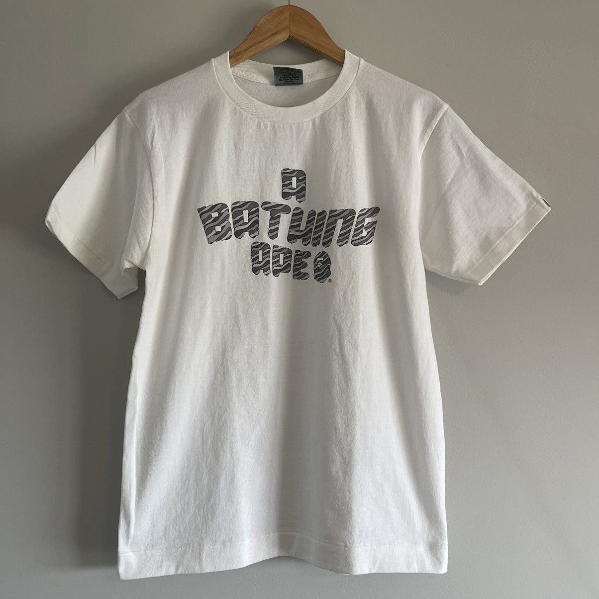 Bape OG Bape Bathing Ape Striped Wave Logo Tee Size US M / EU 48-50 / 2 - 2 Thumbnail