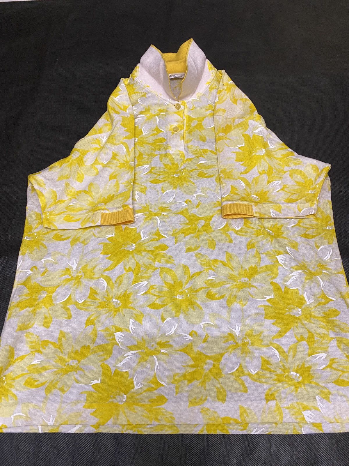 Balenciaga 🔥🔥💰💰Balenciaga Floral polo tshirt Size US M / EU 48-50 / 2 - 7 Thumbnail