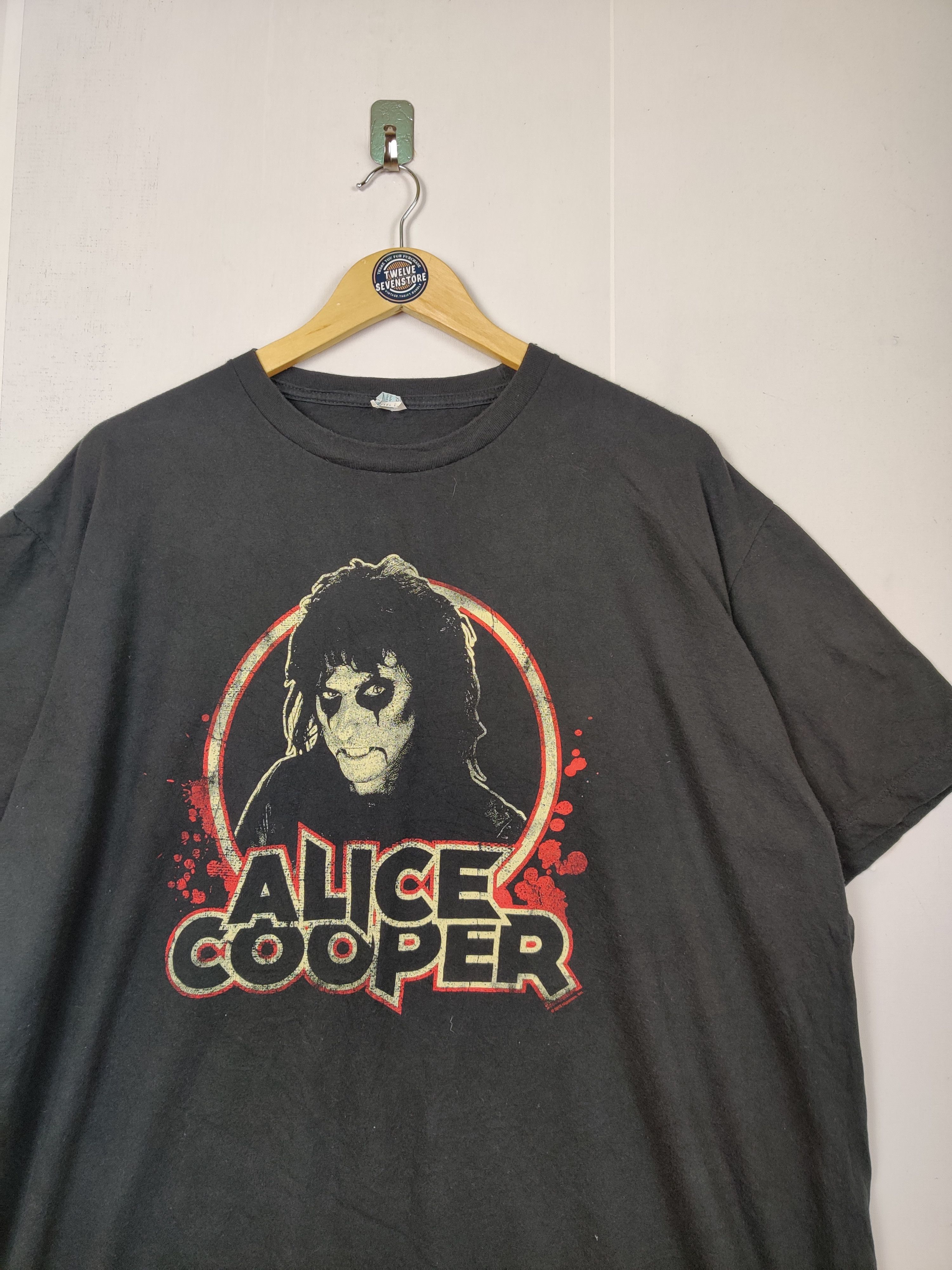 Band Tees Vintage Alice Cooper Band Tee Tshirt Size US XXL / EU 58 / 5 - 3 Thumbnail