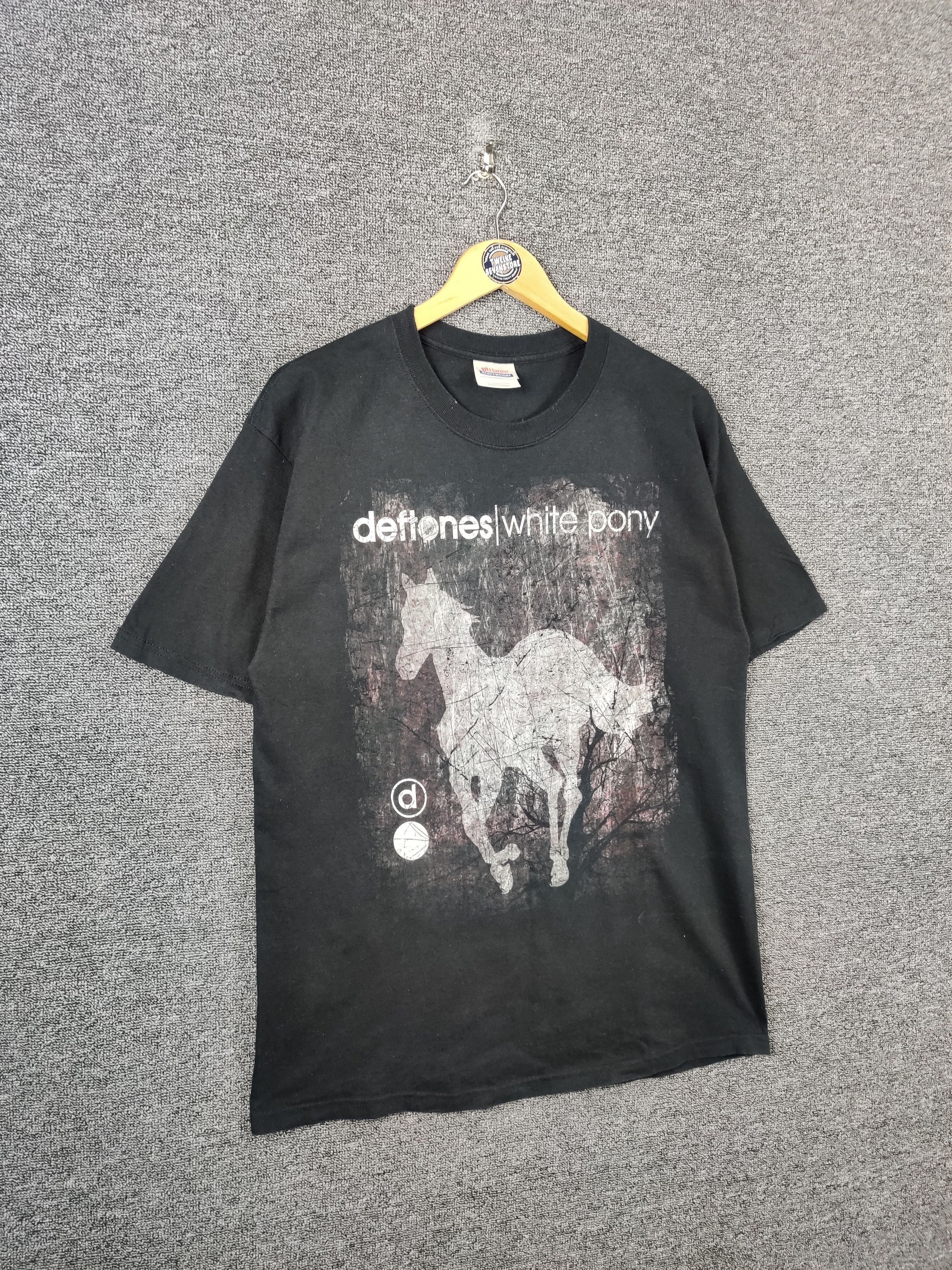 Band Tees Vintage Deftones White Pony Band Tee Tshirt Size US L / EU 52-54 / 3 - 6 Thumbnail