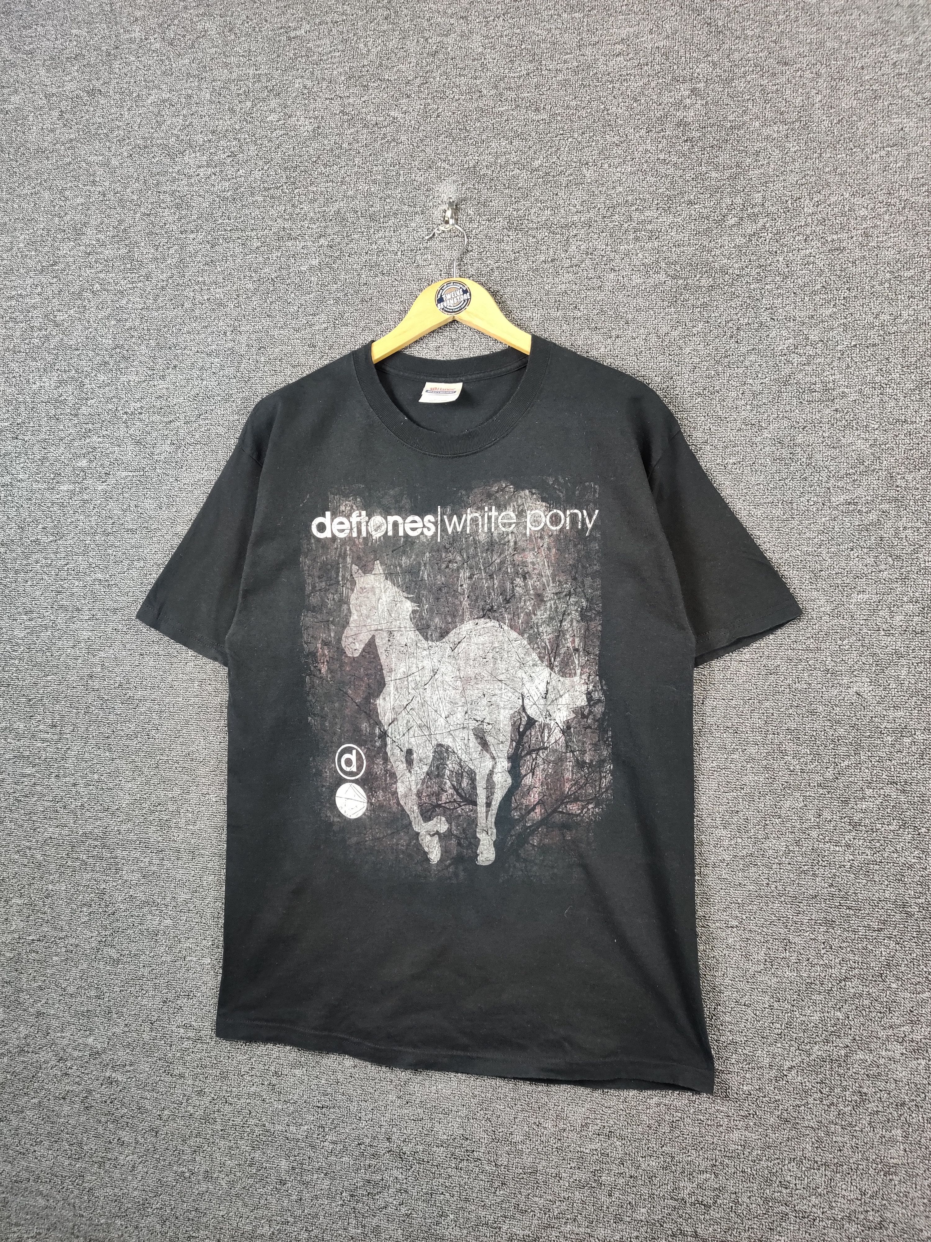 Band Tees Vintage Deftones White Pony Band Tee Tshirt Size US L / EU 52-54 / 3 - 2 Thumbnail