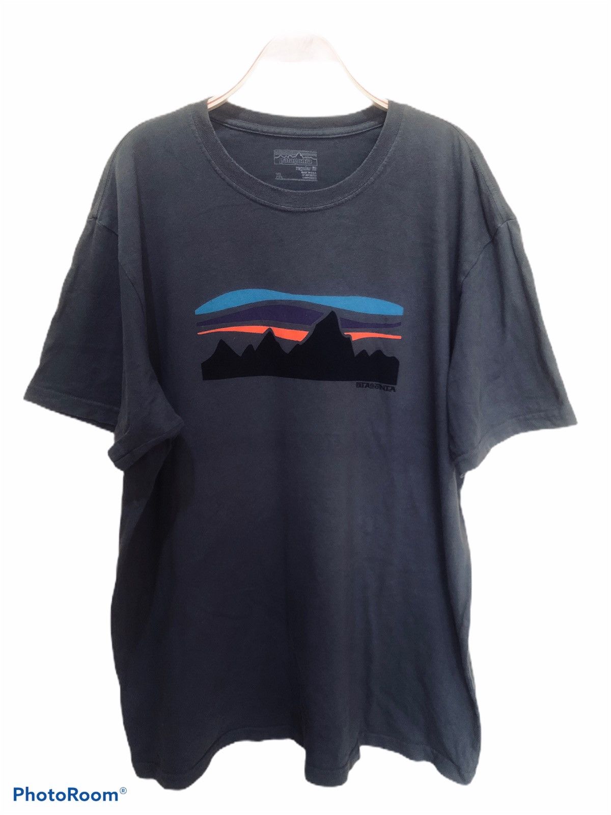 Columbia × Patagonia × The North Face Patagonia tees big logo size XL Size US XL / EU 56 / 4 - 1 Thumbnail