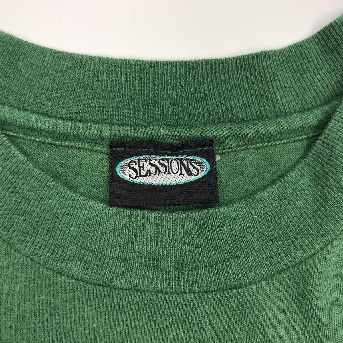 Sessions × Vintage vintage SESSIONS snowboarding skateboard surfer t-shirt Size US L / EU 52-54 / 3 - 4 Thumbnail