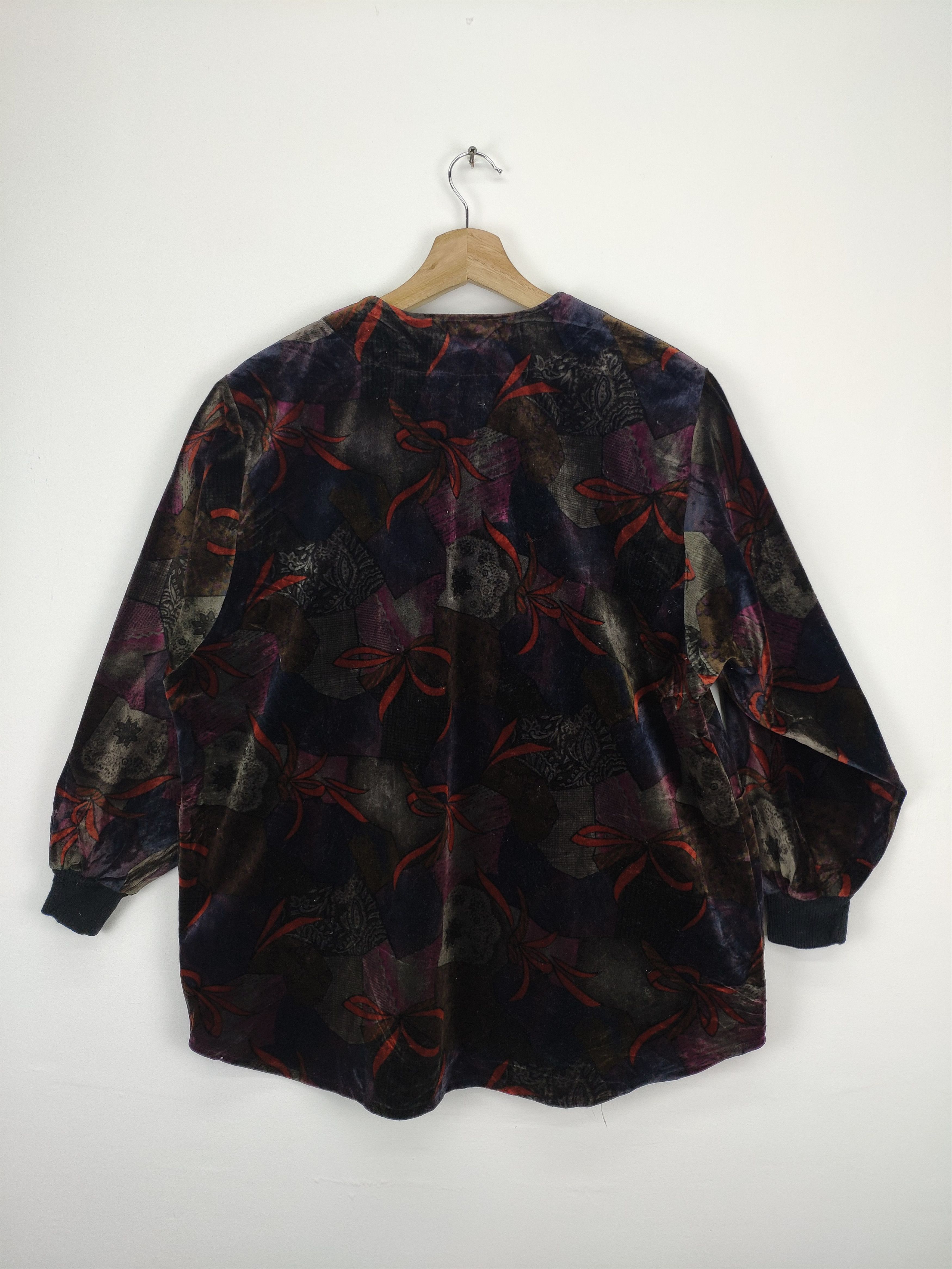 Japanese Brand × Vintage Vintage Japanese Velvet Cardigan Jacket Abstract Motif Size L / US 10 / IT 46 - 11 Thumbnail