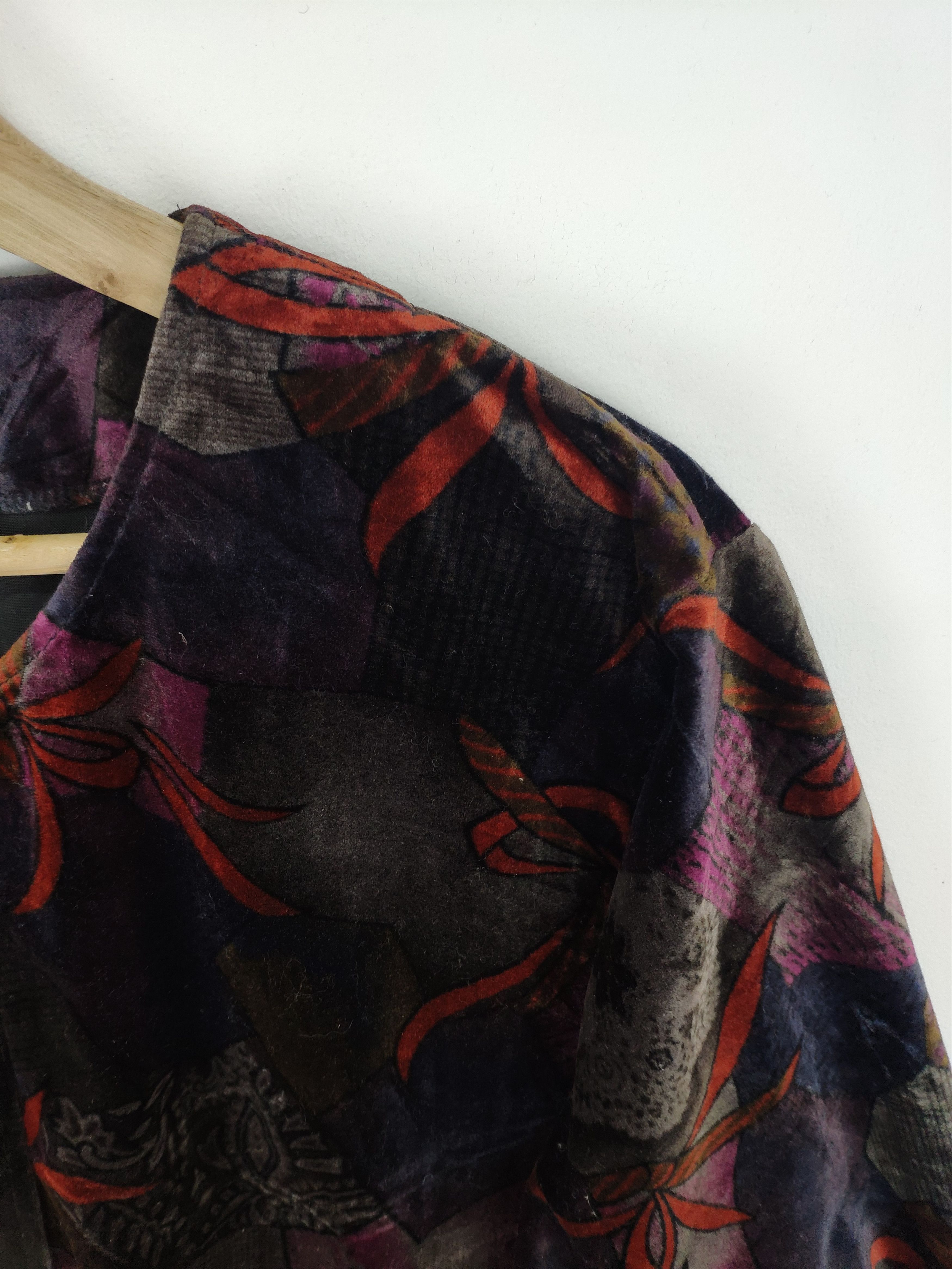 Japanese Brand × Vintage Vintage Japanese Velvet Cardigan Jacket Abstract Motif Size L / US 10 / IT 46 - 8 Thumbnail