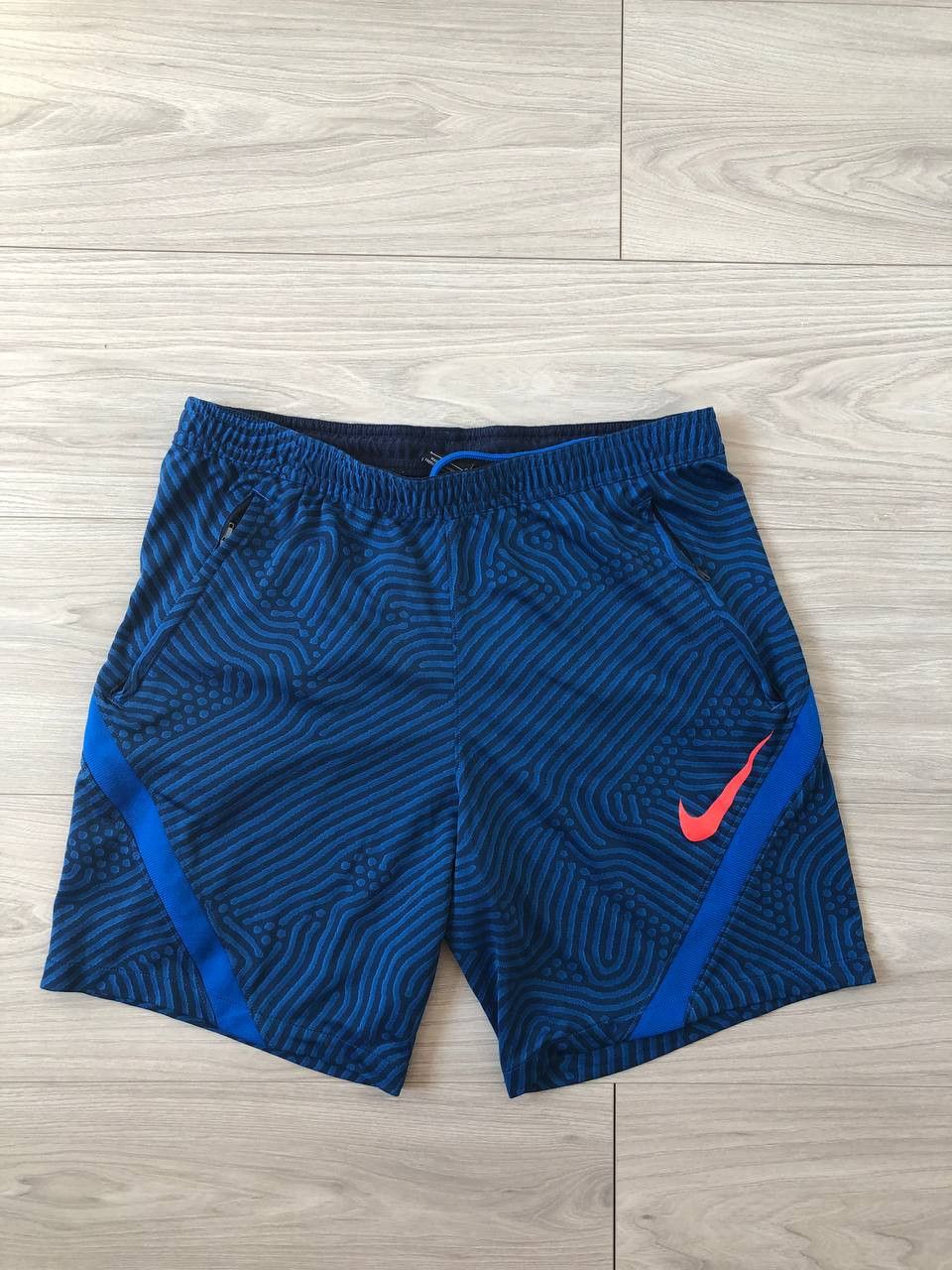Nike vintage nike shorts Size US 36 / EU 52 - 1 Thumbnail