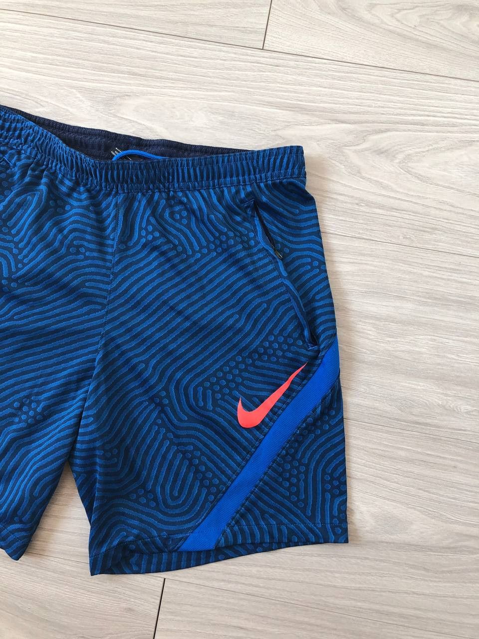 Nike vintage nike shorts Size US 36 / EU 52 - 2 Thumbnail