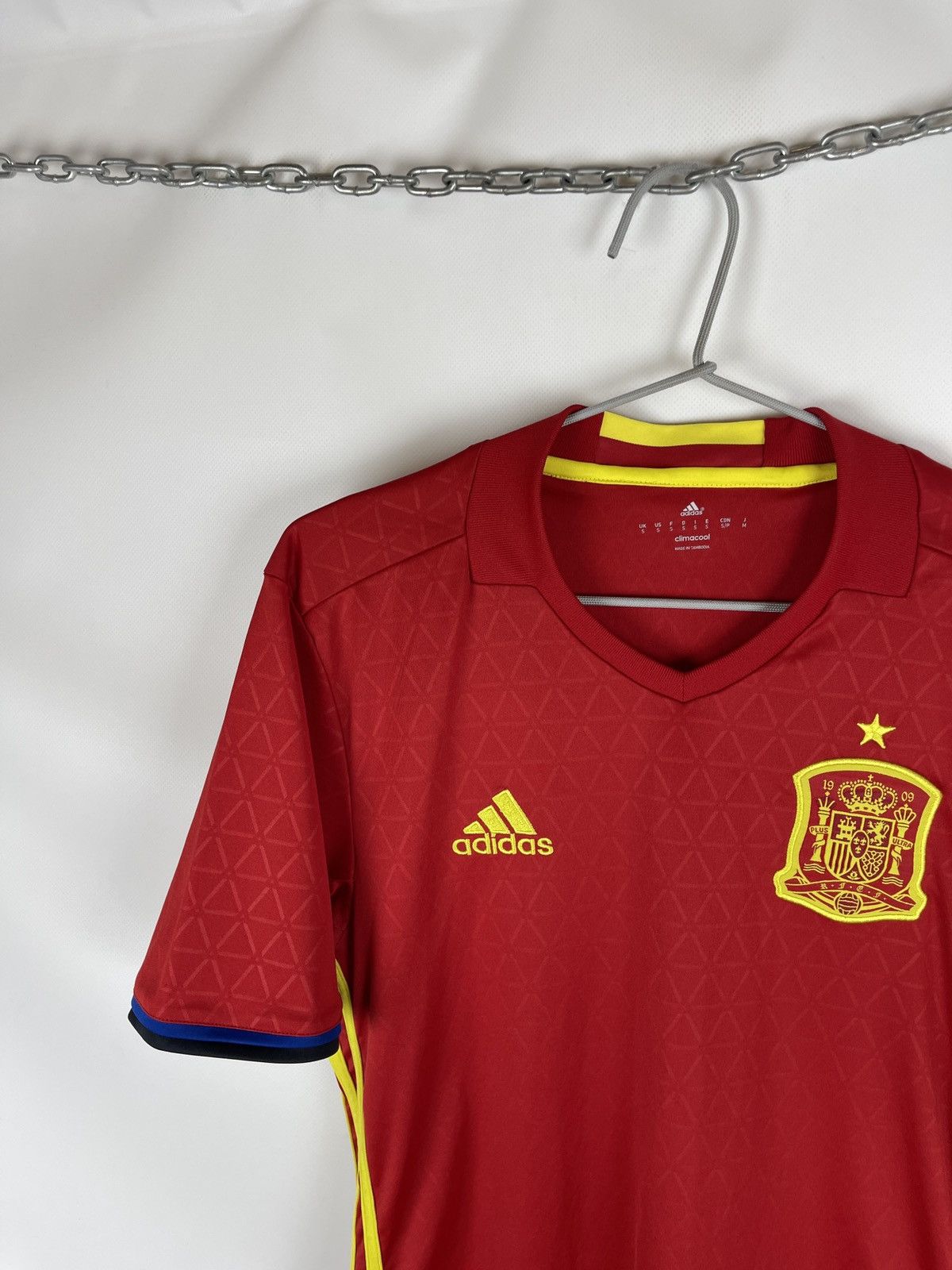 Adidas Adidas Spain 2015 2016 home soccer jersey football shirt Size US S / EU 44-46 / 1 - 2 Thumbnail