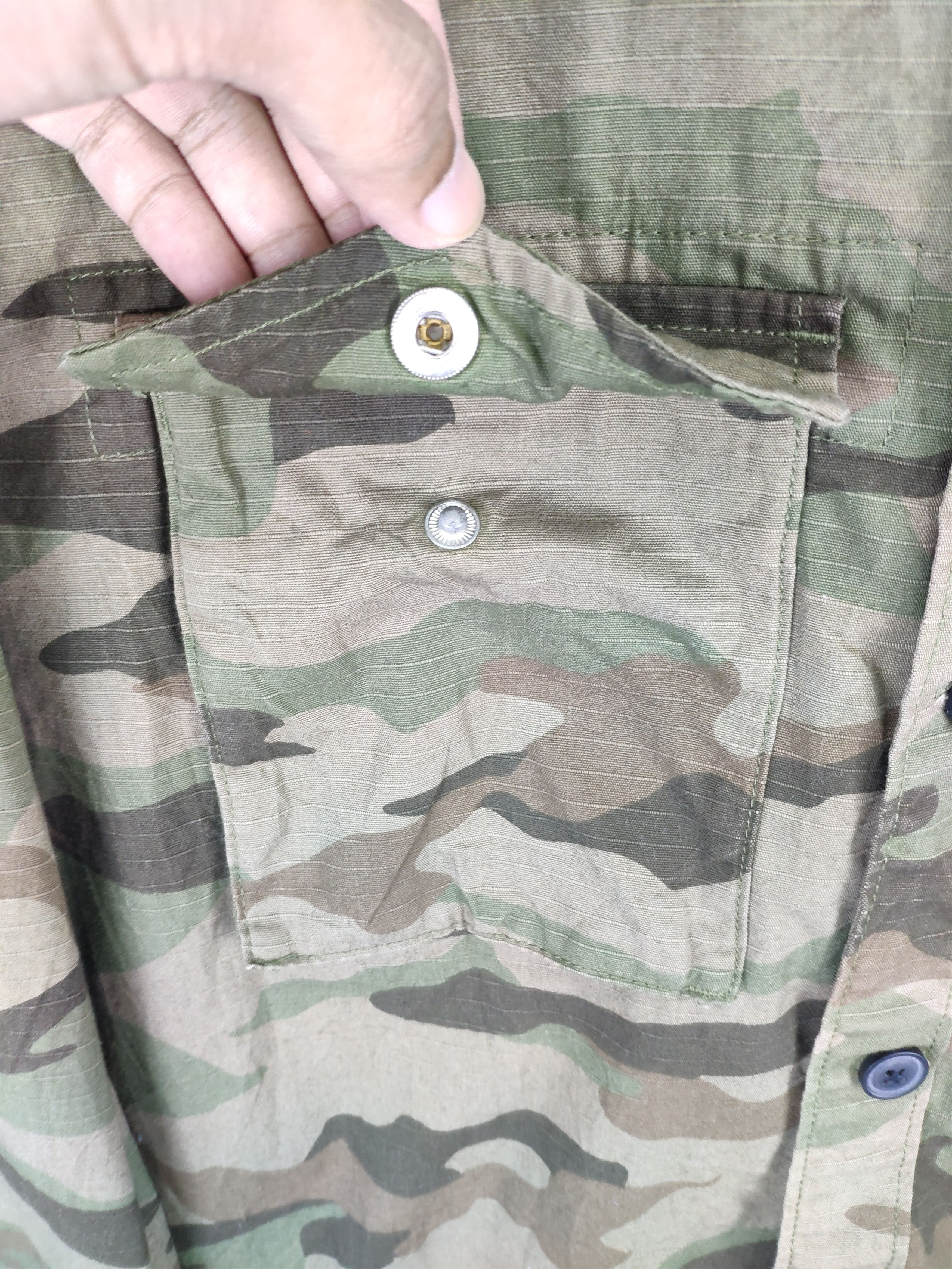 Divided H&M Divided Camouflage Shirt Button Up Size US M / EU 48-50 / 2 - 10 Thumbnail