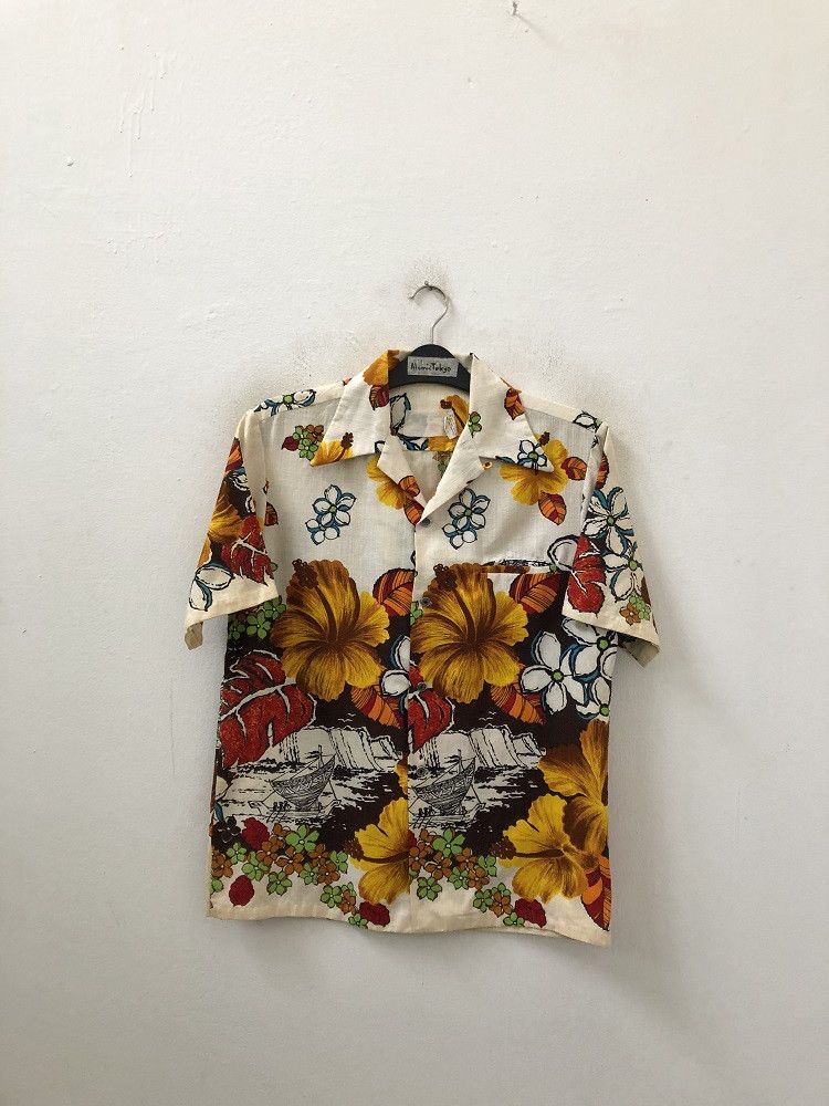 Other 60s 70s Hawaiian Wear Contrast Color Big Flower Bark cloth Size US M / EU 48-50 / 2 - 2 Thumbnail