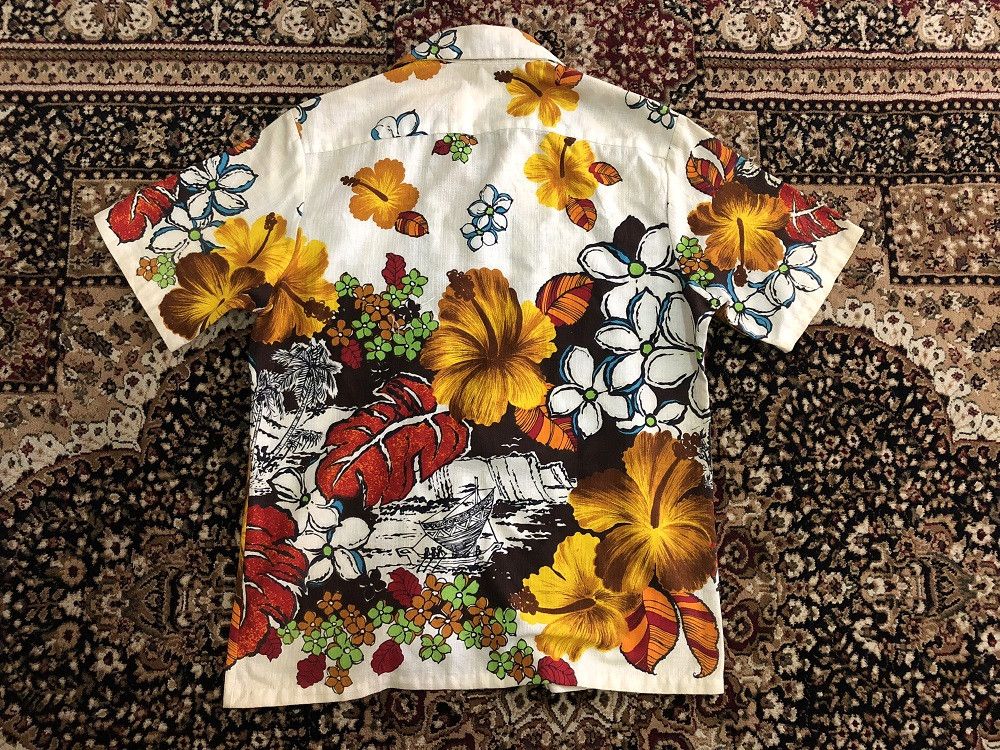 Other 60s 70s Hawaiian Wear Contrast Color Big Flower Bark cloth Size US M / EU 48-50 / 2 - 12 Thumbnail