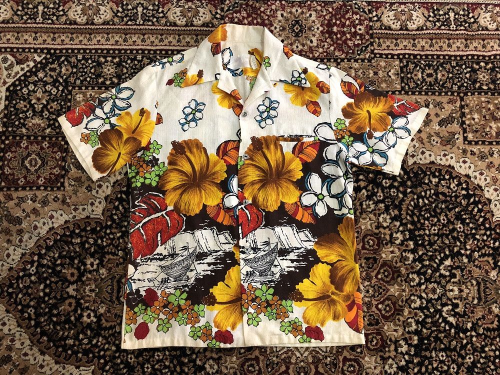 Other 60s 70s Hawaiian Wear Contrast Color Big Flower Bark cloth Size US M / EU 48-50 / 2 - 11 Thumbnail