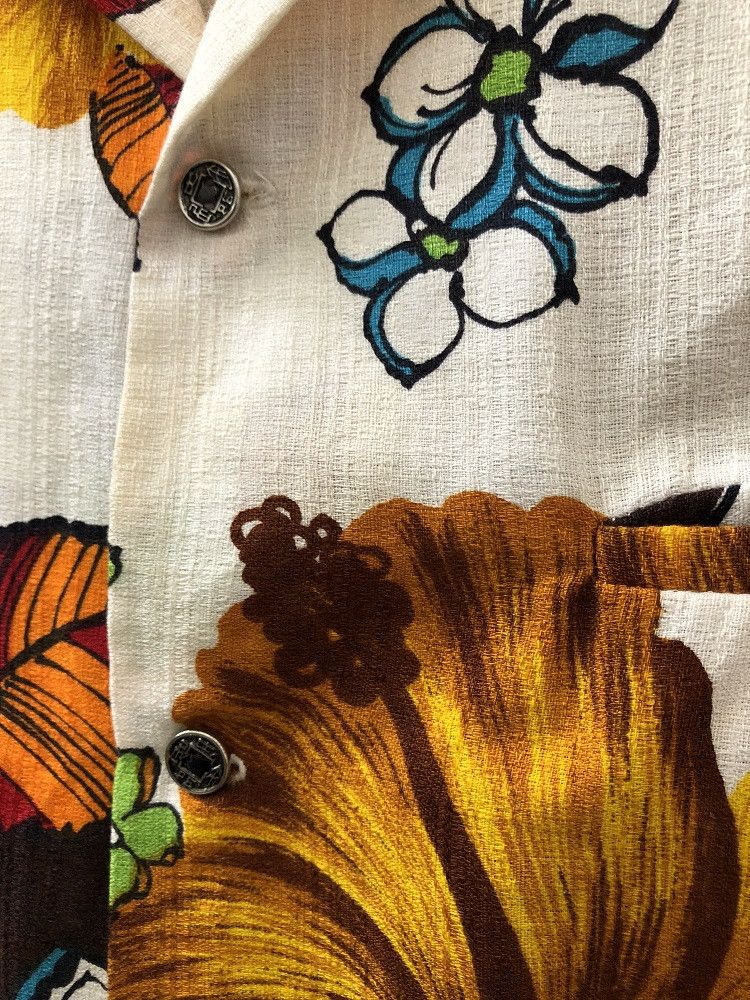 Other 60s 70s Hawaiian Wear Contrast Color Big Flower Bark cloth Size US M / EU 48-50 / 2 - 5 Thumbnail
