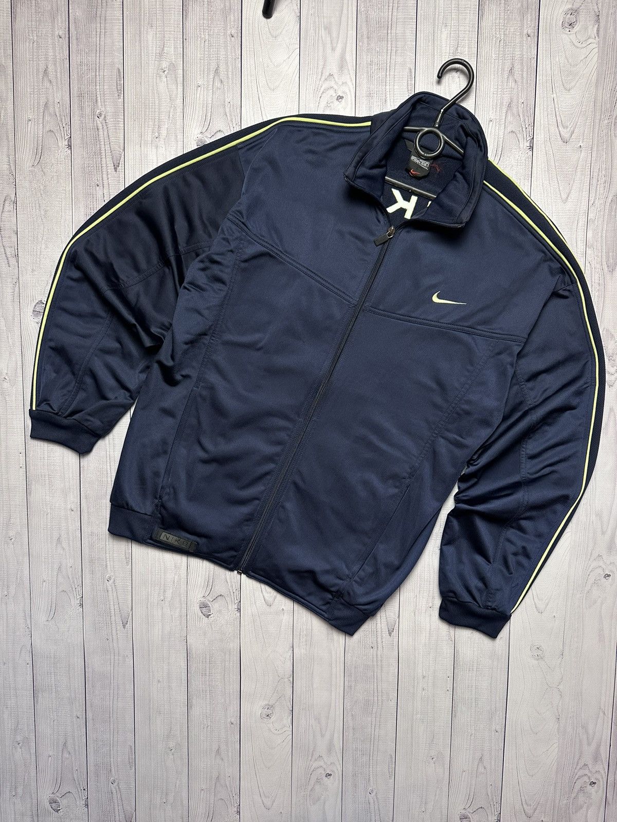 Nike × Vintage Vintage Nike track jacket size L logo Size US L / EU 52-54 / 3 - 1 Thumbnail