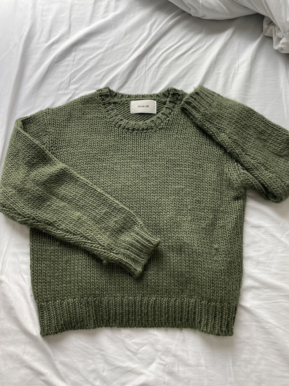 The “Piege” Cashmere Blend Sweater in Napier green – VUJA DÉ