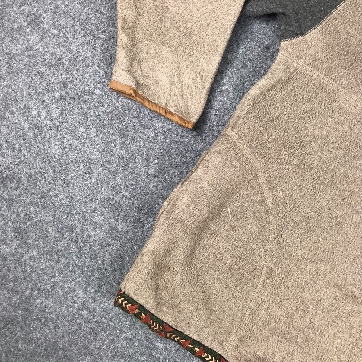 🔥Vintage Fleece jacket half button navajo design🔥