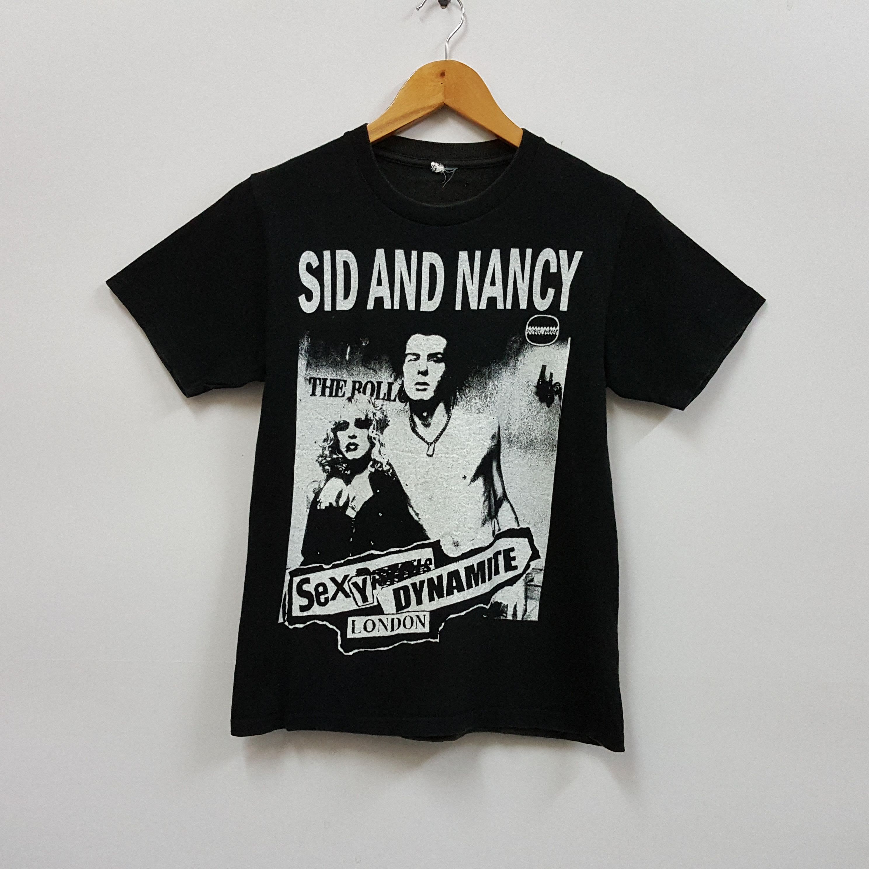 Band Tees × Japanese Brand × Vintage Vintage SEXY DYNAMITE LONDON SID AND NANCY punk t-shirt Size US XS / EU 42 / 0 - 1 Thumbnail