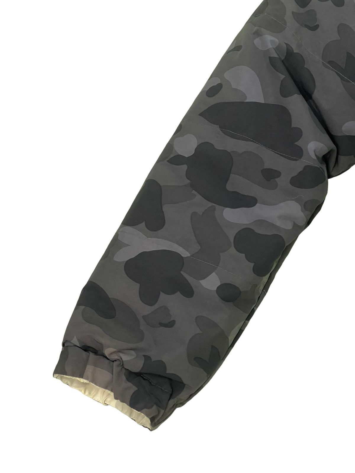 Bape × Nigo Reversible Bape First Camo Down Jacket Bathing Ape 4🟩5 Size US L / EU 52-54 / 3 - 8 Thumbnail