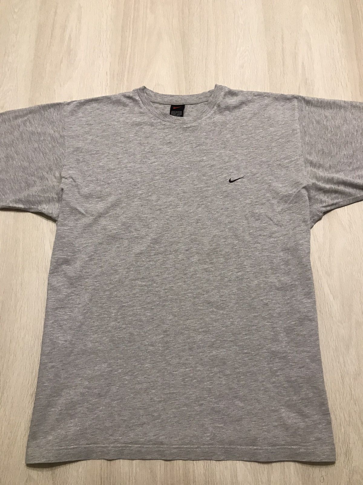 Nike Nike vintage small logo tee size xxl Size US XXL / EU 58 / 5 - 1 Thumbnail