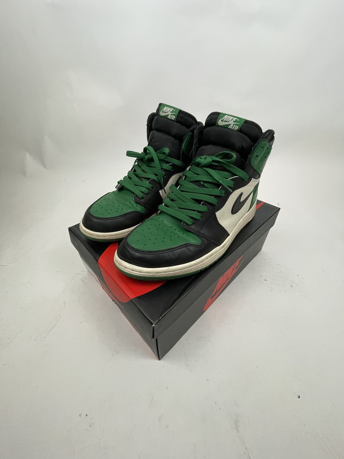 Jordan Brand × Nike Jordan 1 Pine Green Size US 11 / EU 44 - 7 Thumbnail