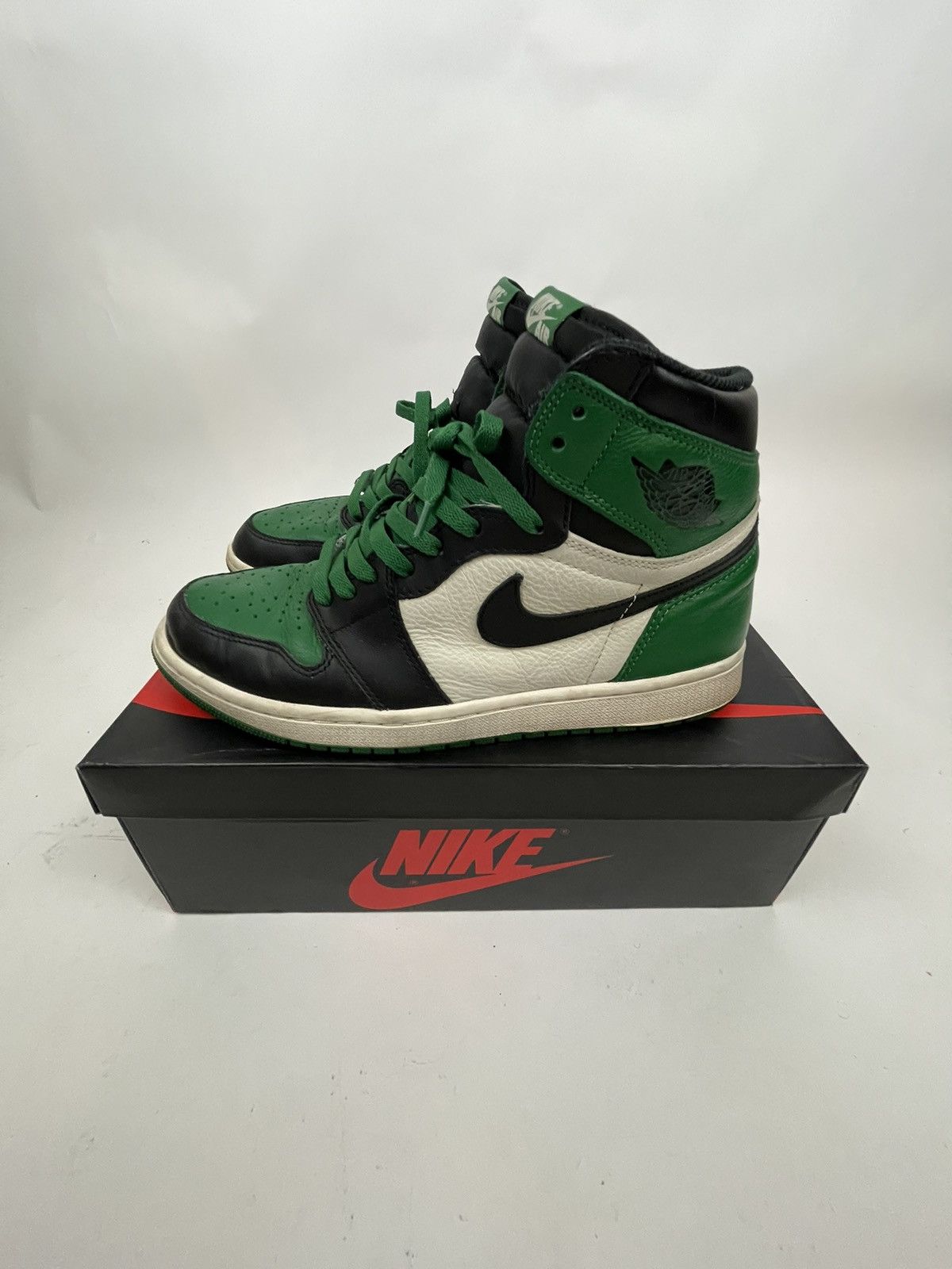 Jordan Brand × Nike Jordan 1 Pine Green Size US 11 / EU 44 - 4 Thumbnail