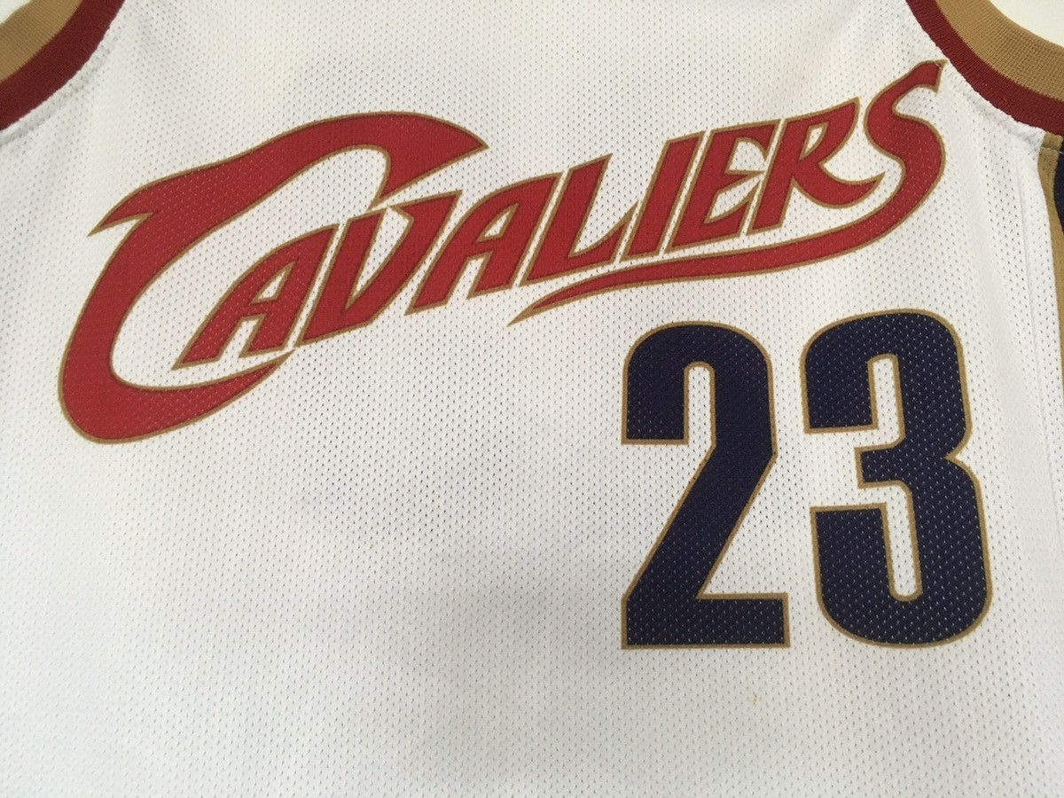 Champion × NBA × Vintage LeBron James Cleveland Cavaliers Jersey 23 Champion NBA Cavs Size US XS / EU 42 / 0 - 11 Thumbnail