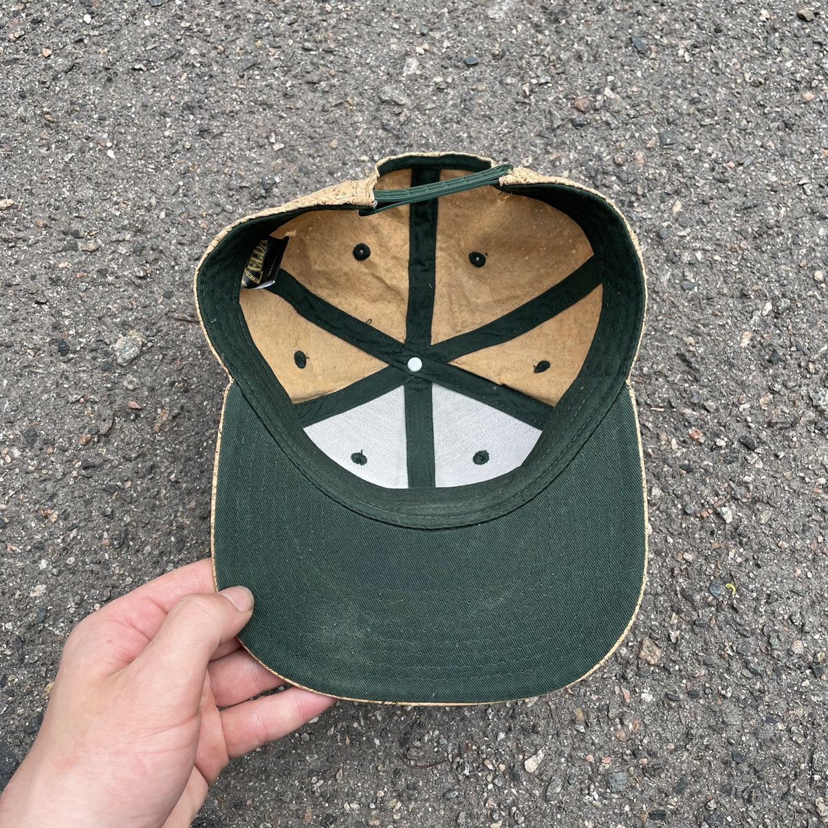 Vintage Vintage Y2K Zelda Triforce Faded SnapBack Hat Streetwear OS Size ONE SIZE - 5 Thumbnail