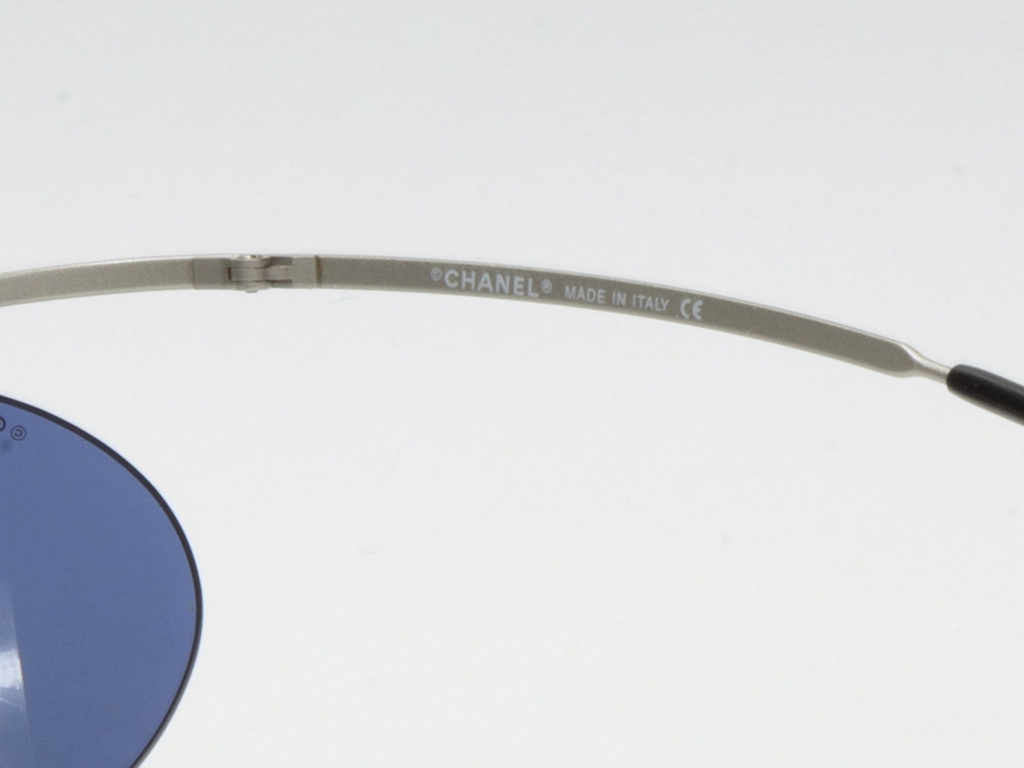 Chanel FUTURISTIC VINTAGE CHANEL SUNGLASSES Size ONE SIZE - 7 Thumbnail