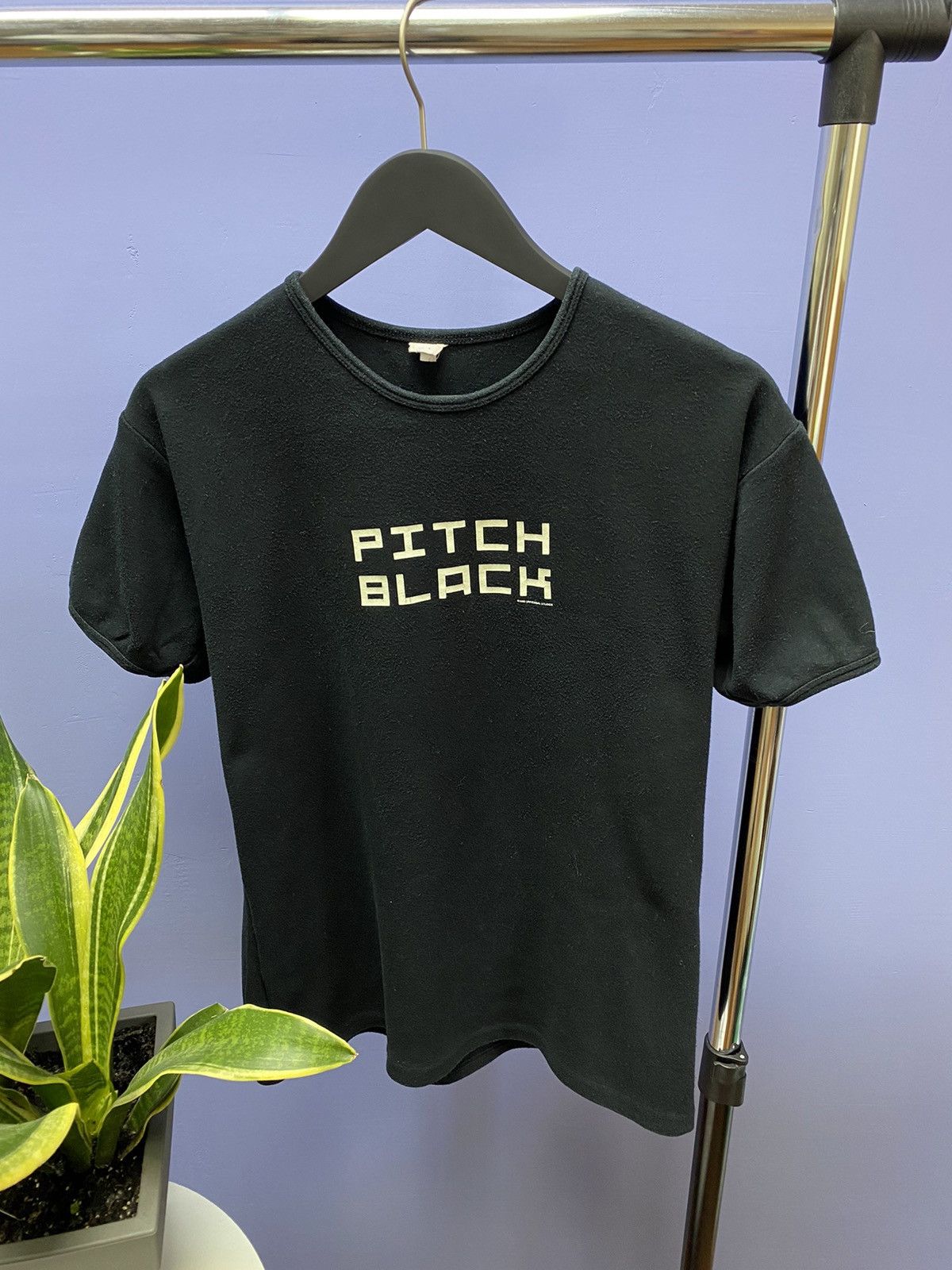 Vintage Vintage 2000 Pitch Black Movie Promo T Shirt Size US M / EU 48-50 / 2 - 4 Thumbnail