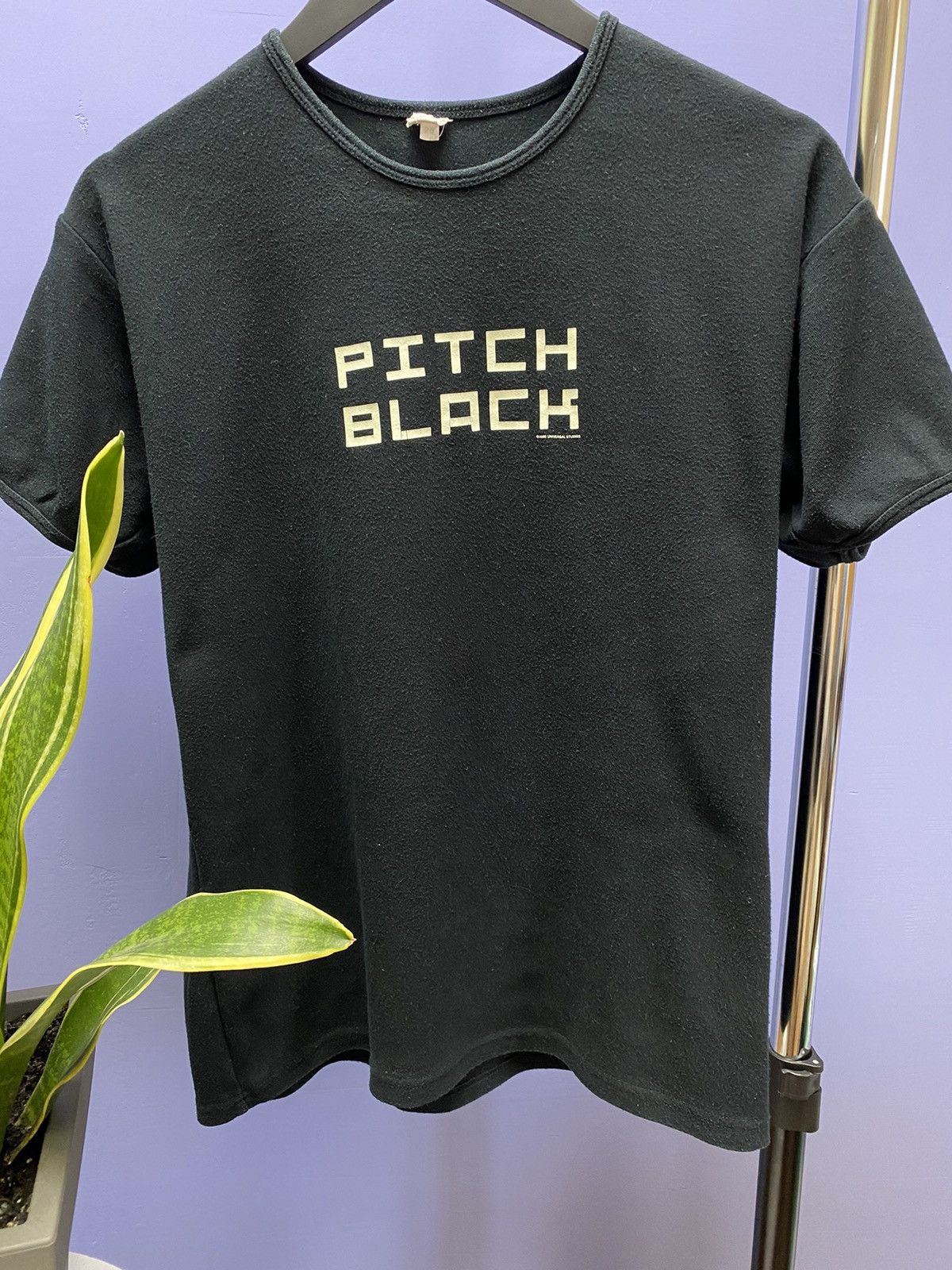 Vintage Vintage 2000 Pitch Black Movie Promo T Shirt Size US M / EU 48-50 / 2 - 6 Thumbnail