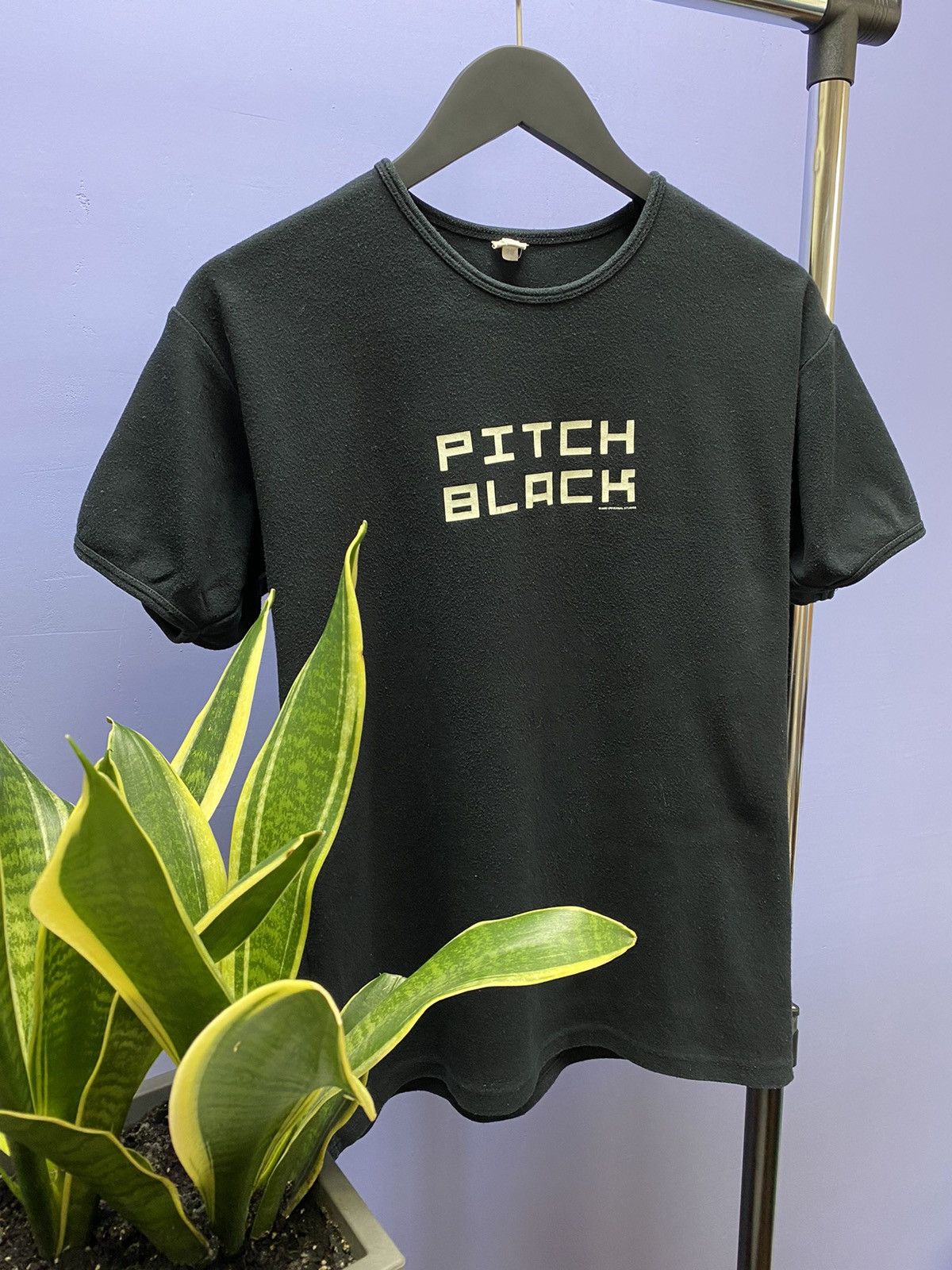 Vintage Vintage 2000 Pitch Black Movie Promo T Shirt Size US M / EU 48-50 / 2 - 3 Thumbnail