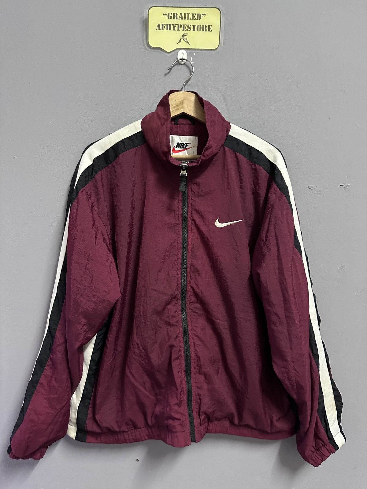 nike windbreaker big logo