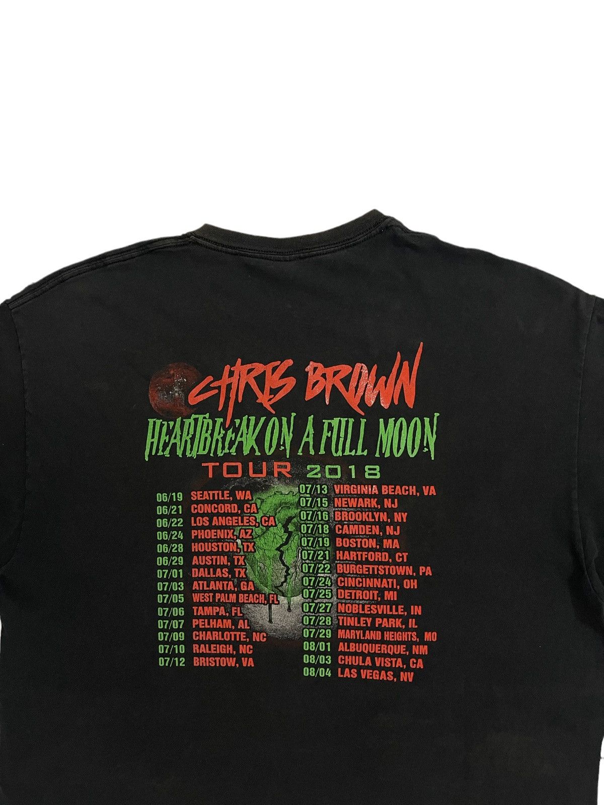 Band Tees Chris Brown tour tshirt Size US XL / EU 56 / 4 - 6 Thumbnail