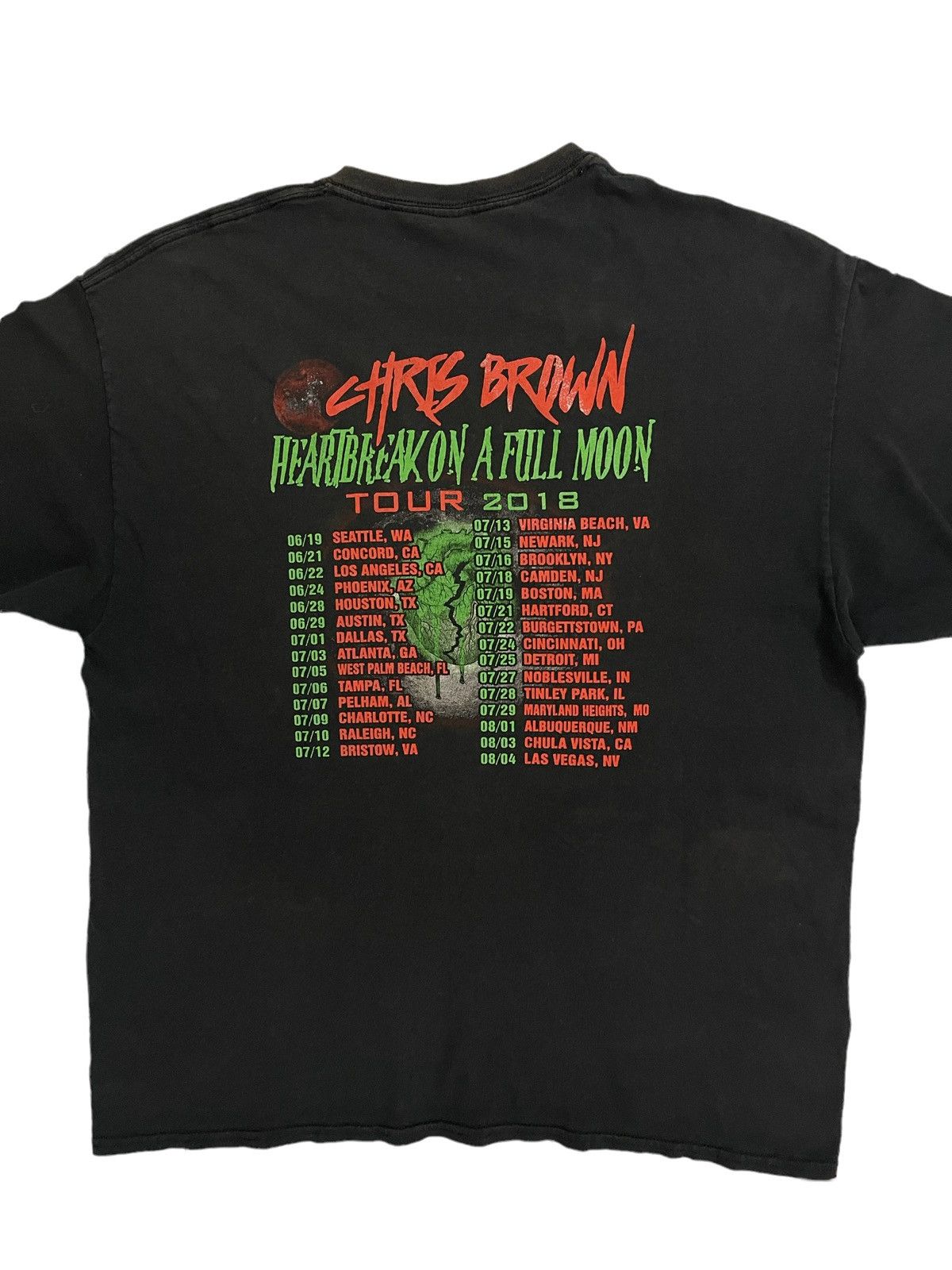 Band Tees Chris Brown tour tshirt Size US XL / EU 56 / 4 - 5 Thumbnail