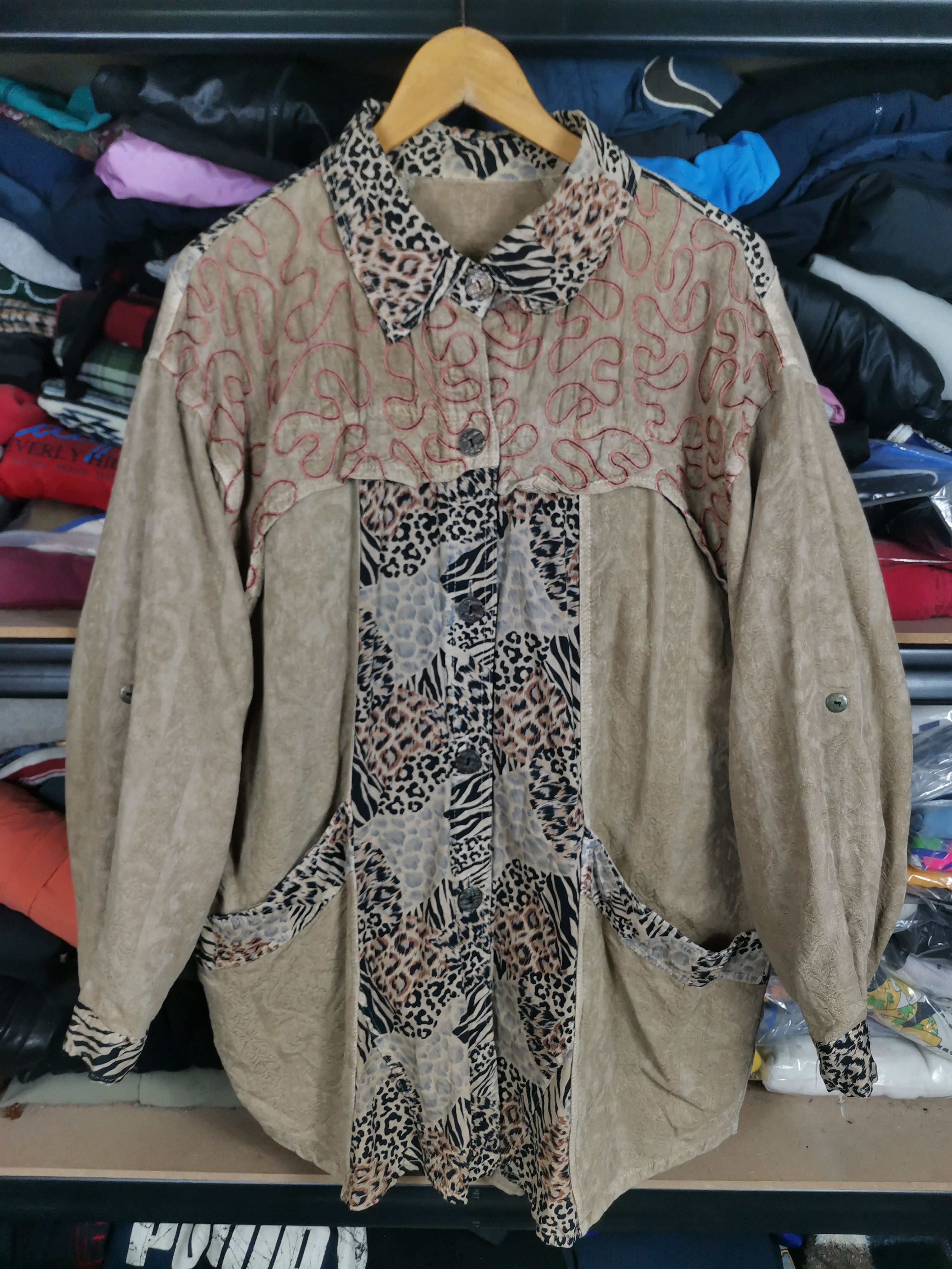 Japanese Brand × Vintage Vintage Japanese Brand Leapord Blouse Size US XL / EU 56 / 4 - 1 Thumbnail
