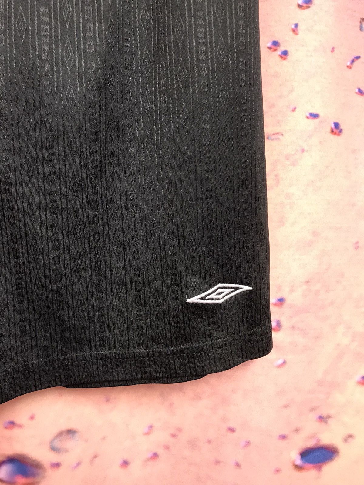 Umbro × Vintage Vintage Umbro streetwear monogram shorts Size US 34 / EU 50 - 2 Thumbnail