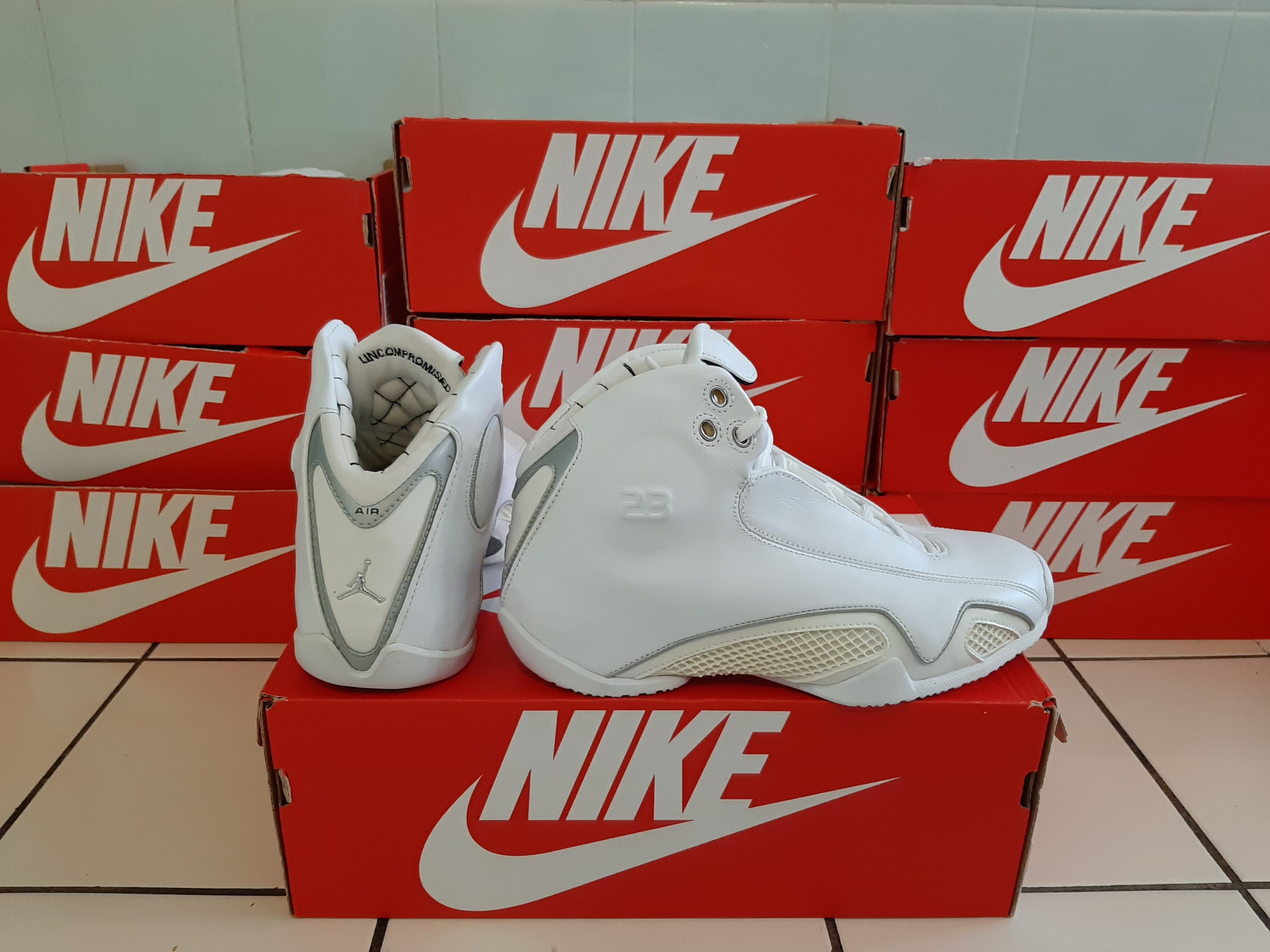 Jordan Brand 2006) jordan 21 retro (OG) Size US 5.5 / EU 38 - 3 Thumbnail