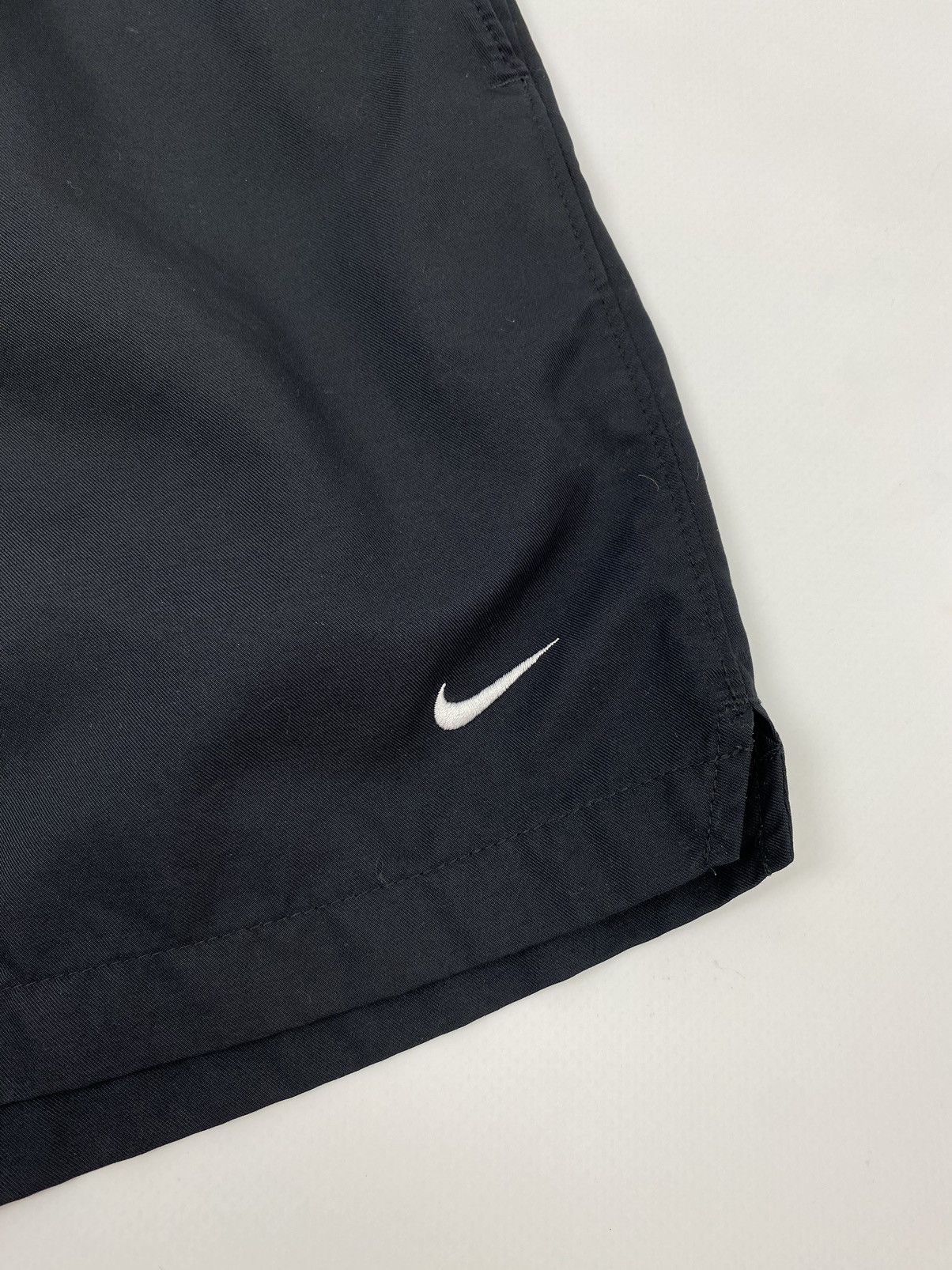 Vintage 2000’s Vintage Nike Court Mini Swoosh Logo Shorts Size US 32 / EU 48 - 2 Thumbnail