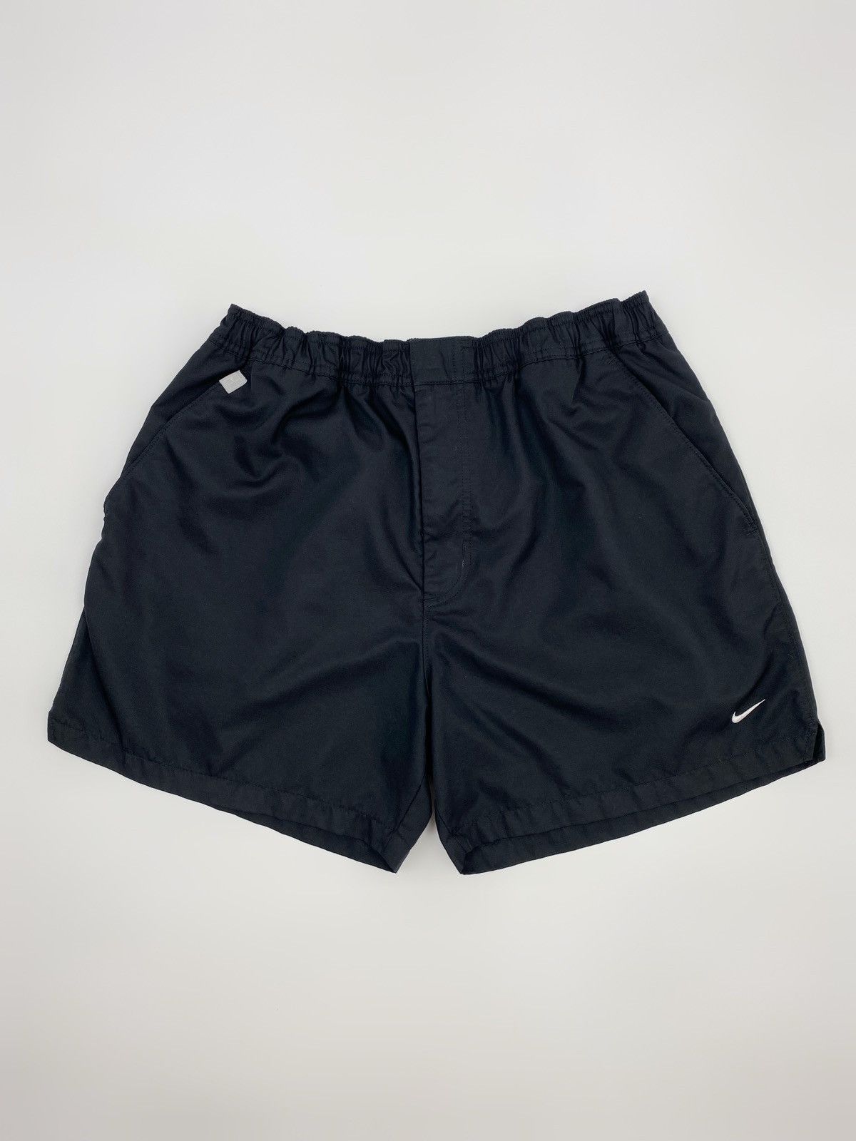 Vintage 2000’s Vintage Nike Court Mini Swoosh Logo Shorts Size US 32 / EU 48 - 1 Thumbnail