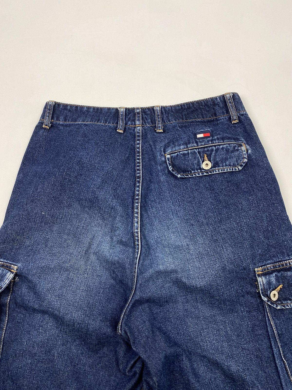 Tommy Hilfiger 2000’s Vintage Tommy Jeans Oversized Denim Cargo Jorts Size US 33 - 9 Thumbnail