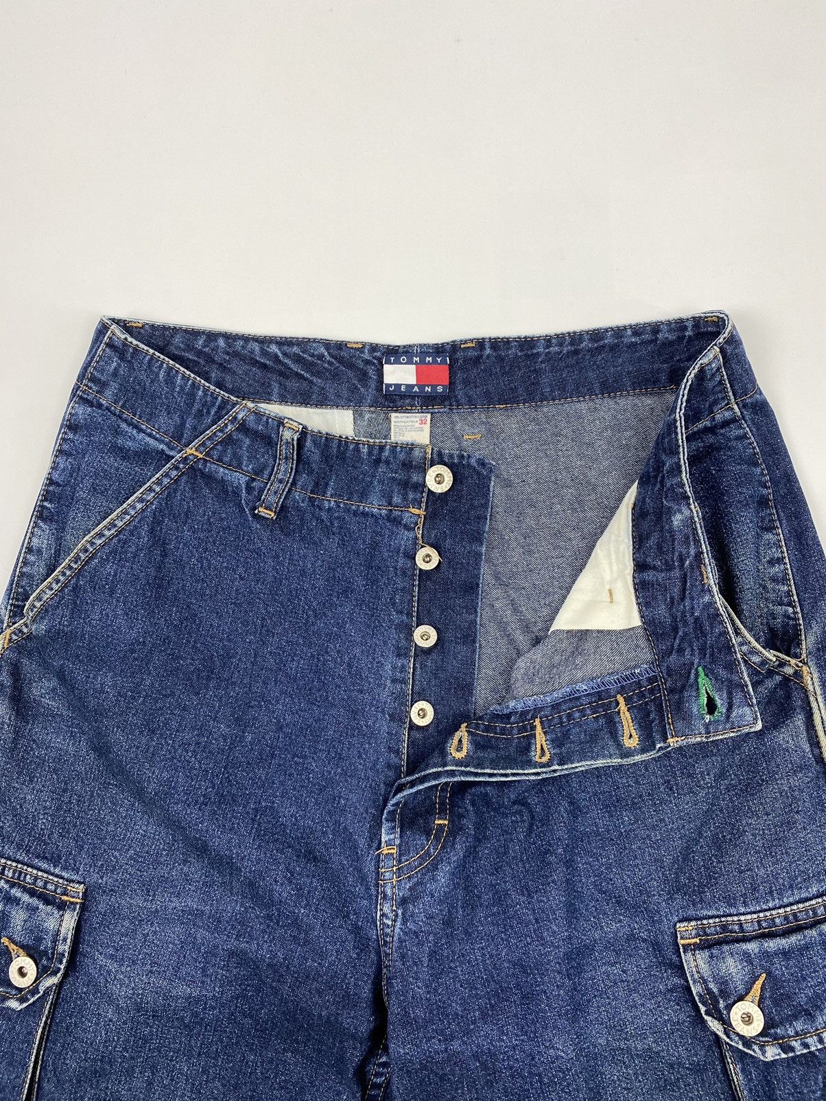 Tommy Hilfiger 2000’s Vintage Tommy Jeans Oversized Denim Cargo Jorts Size US 33 - 3 Thumbnail