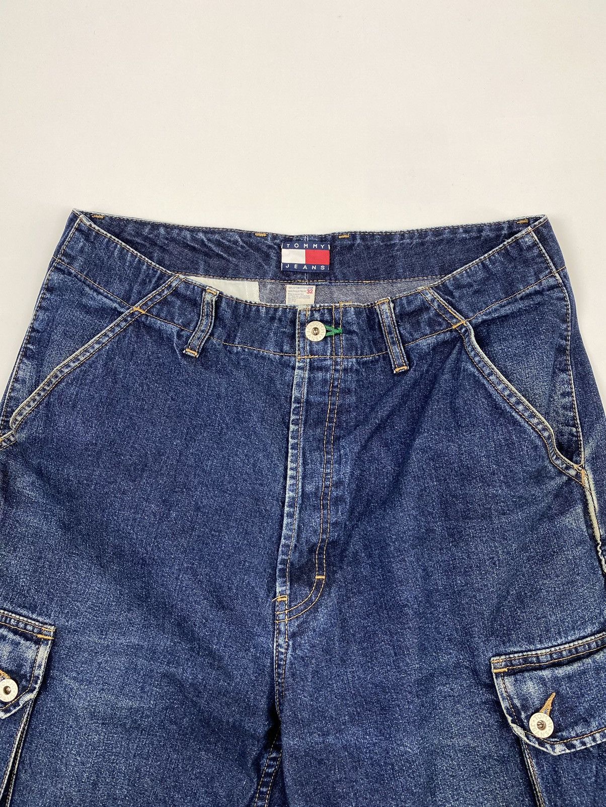 Tommy Hilfiger 2000’s Vintage Tommy Jeans Oversized Denim Cargo Jorts Size US 33 - 2 Thumbnail