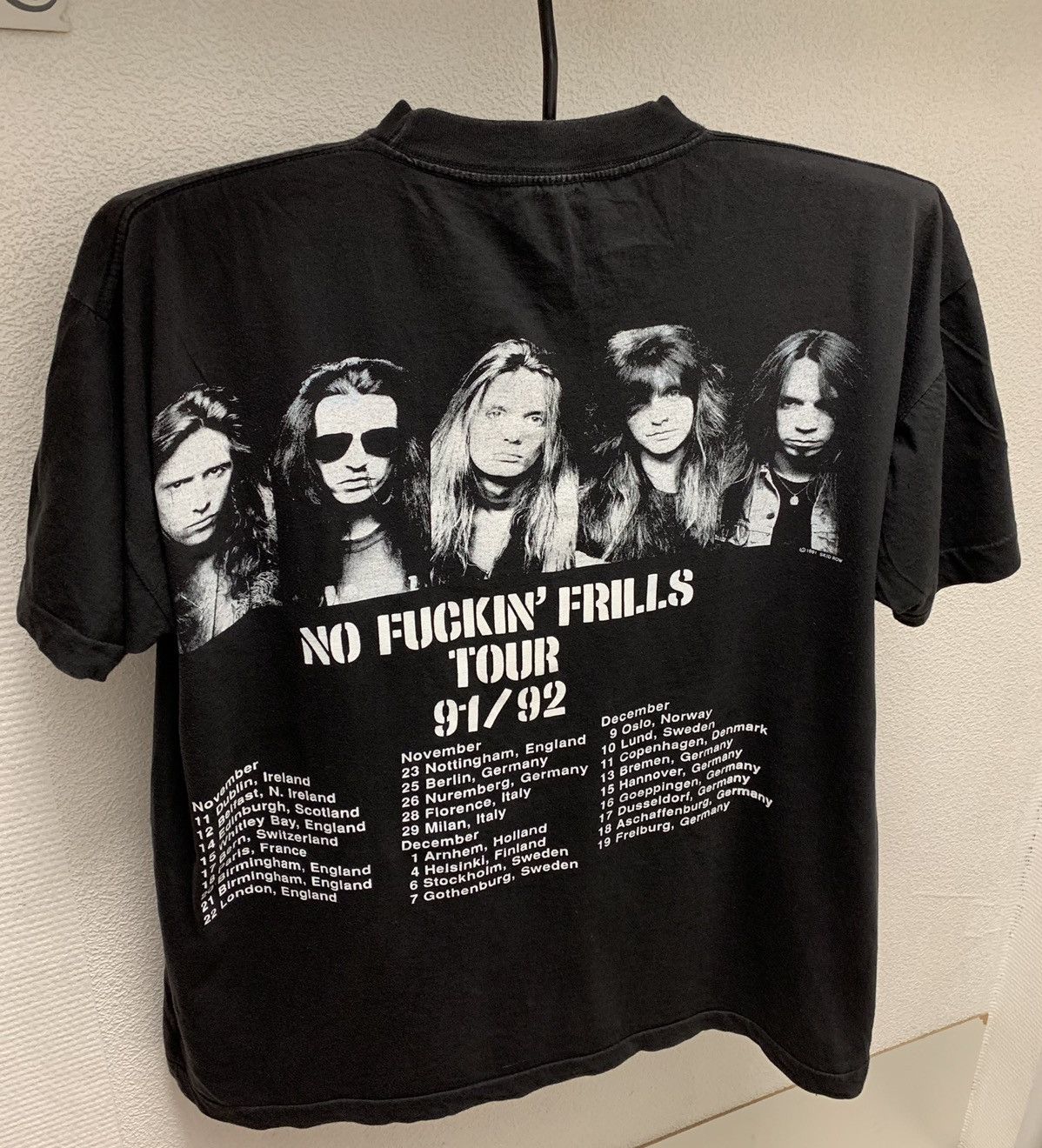 Band Tees Skid row vintage single 1991 Xl no fucking frills tour shirt Size US XL / EU 56 / 4 - 2 Thumbnail